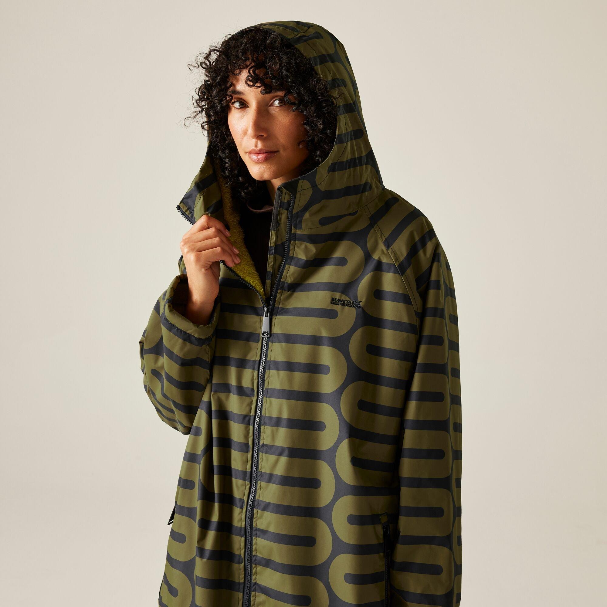 Green - Regatta - Women's Orla Waterproof Quick-Drying Fleece-Lined Changing Robe - 7