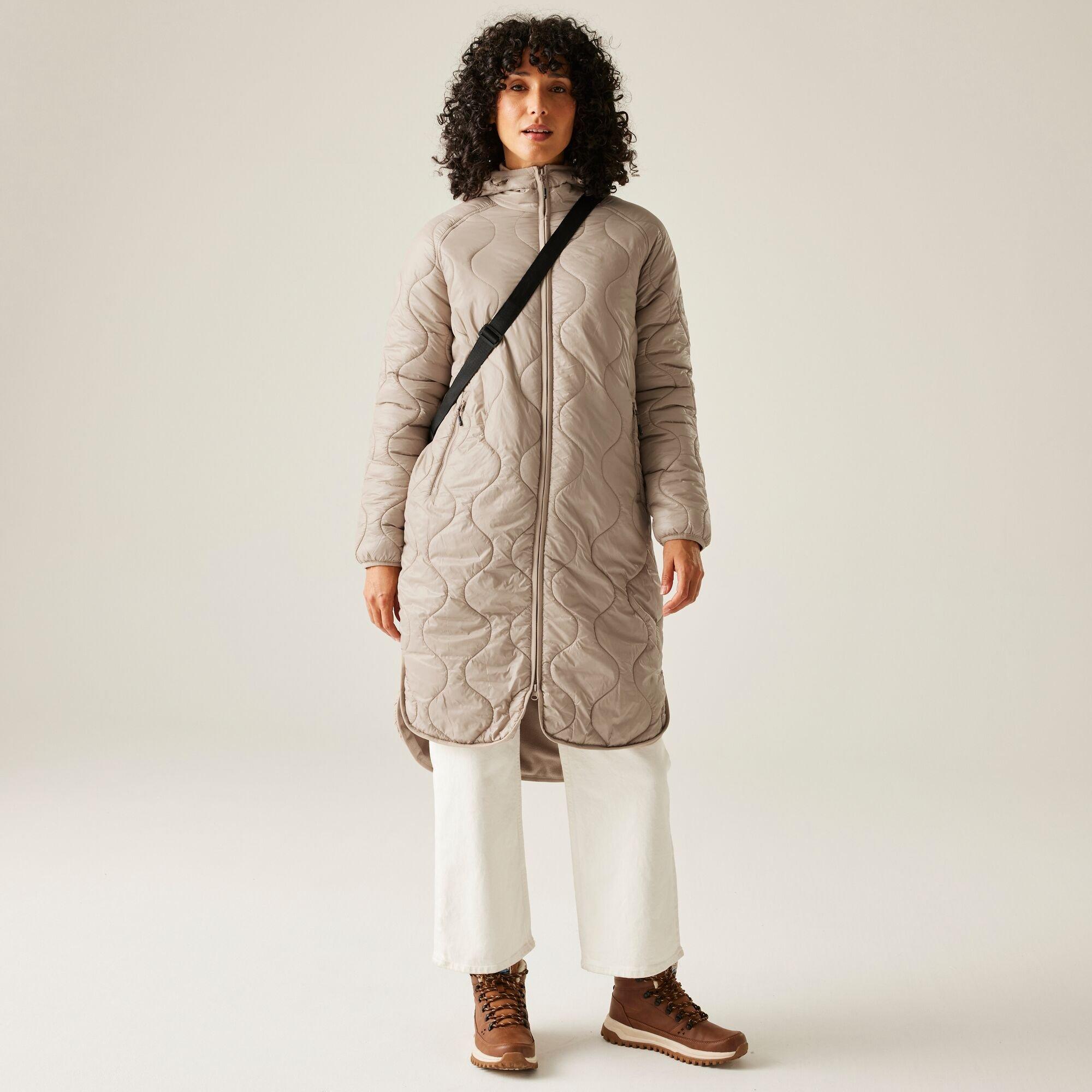 яке Women's Triea Water-Repellent Lightweight Quilted