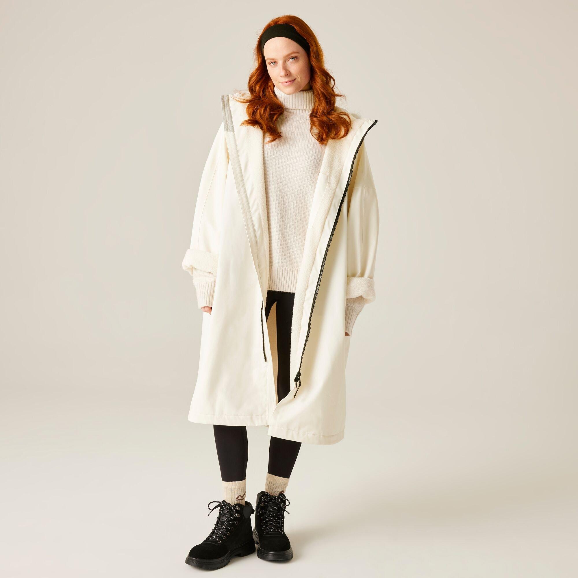 Regatta  Adults Waterproof Quick-Drying Fleece-Lined Changing Robe - White - L/XL