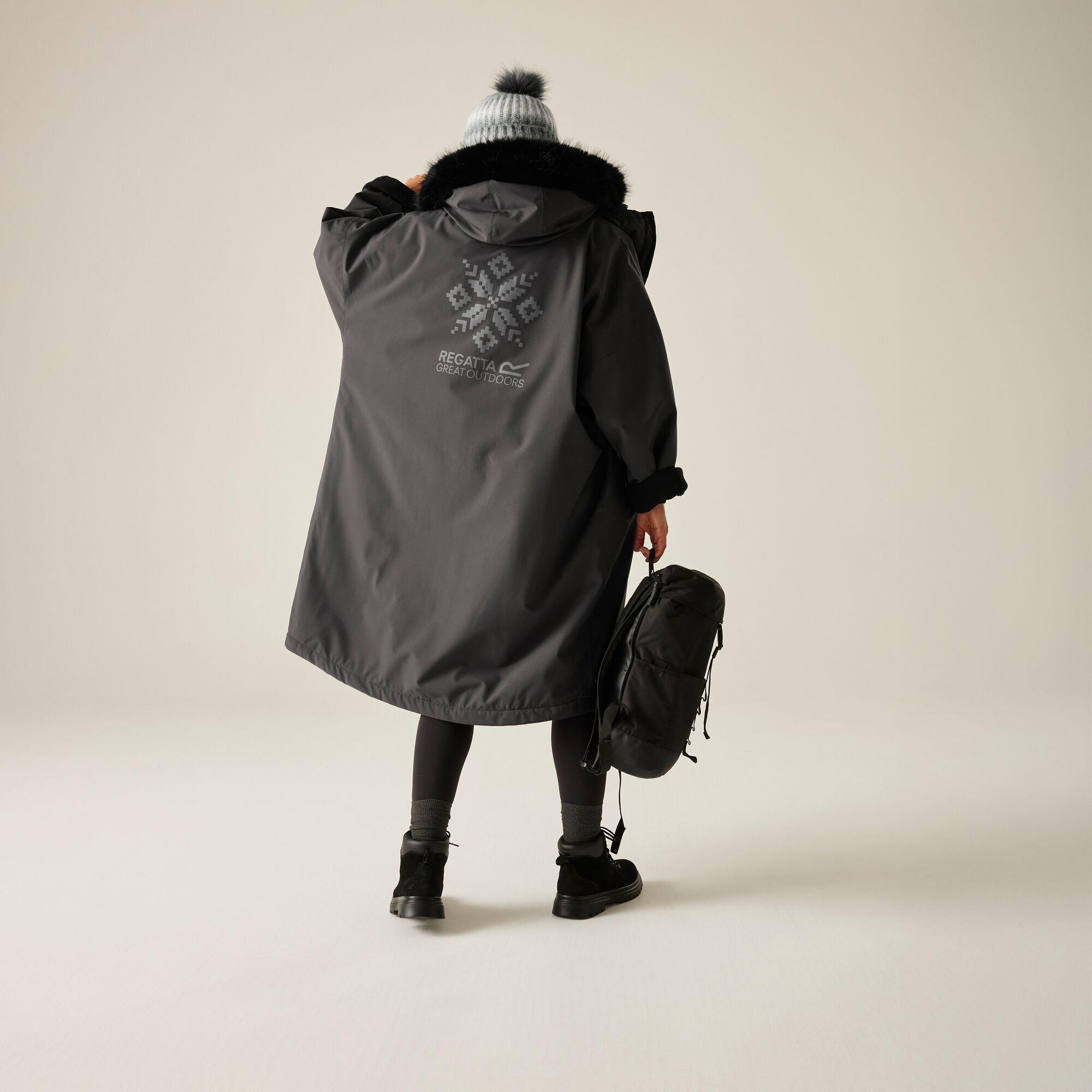 Ash - Regatta - Unisex Adults Waterproof Quick-Drying Fleece-Lined Changing Robe - 2