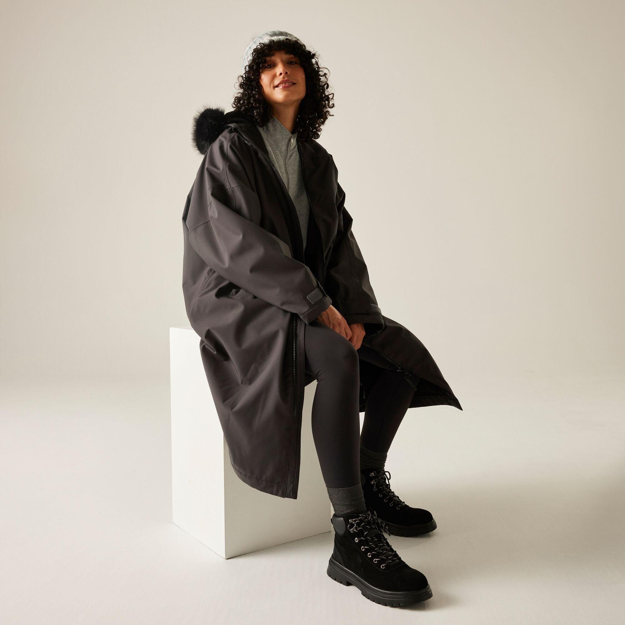 Ash - Regatta - Unisex Adults Waterproof Quick-Drying Fleece-Lined Changing Robe - 5