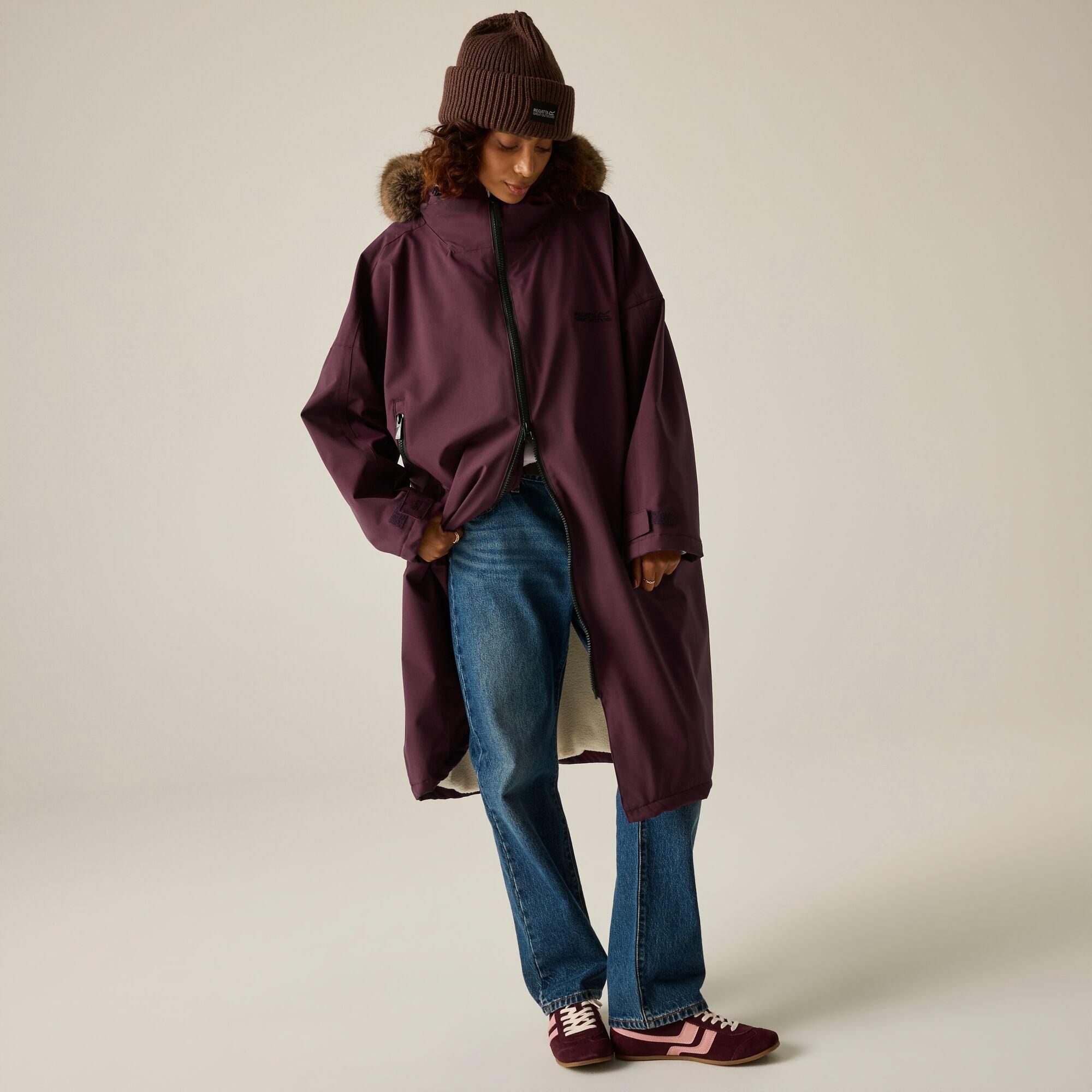 Regatta  Adult Waterproof Changing Robe Pro - Fig - S/M