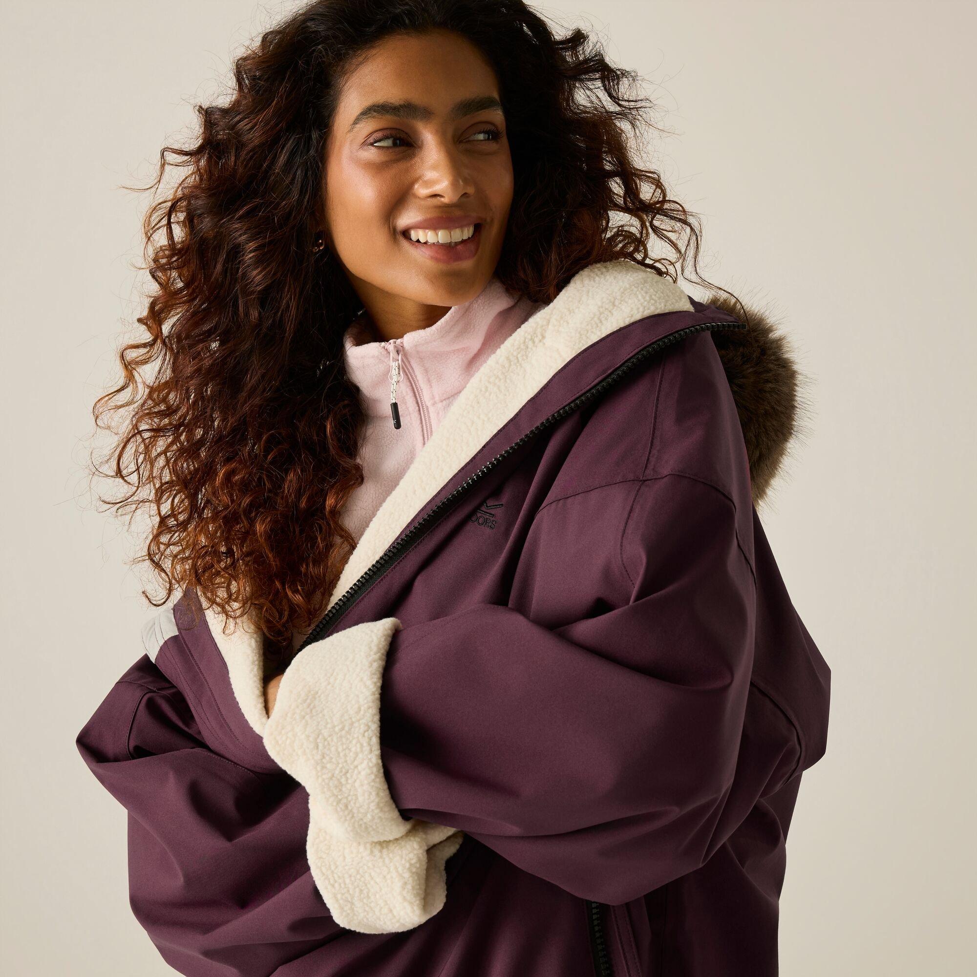 Fig - Regatta - Adult Waterproof Changing Robe Pro - 5