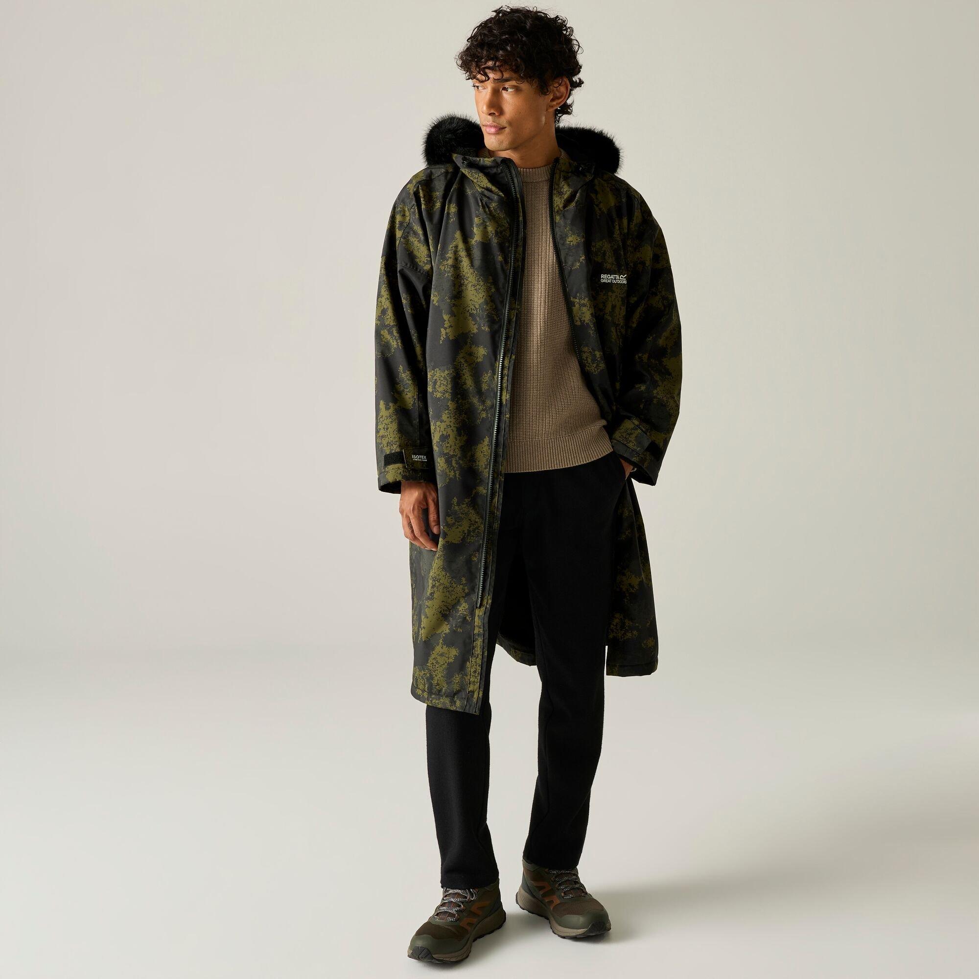 Regatta Adult Waterproof Changing Robe Pro