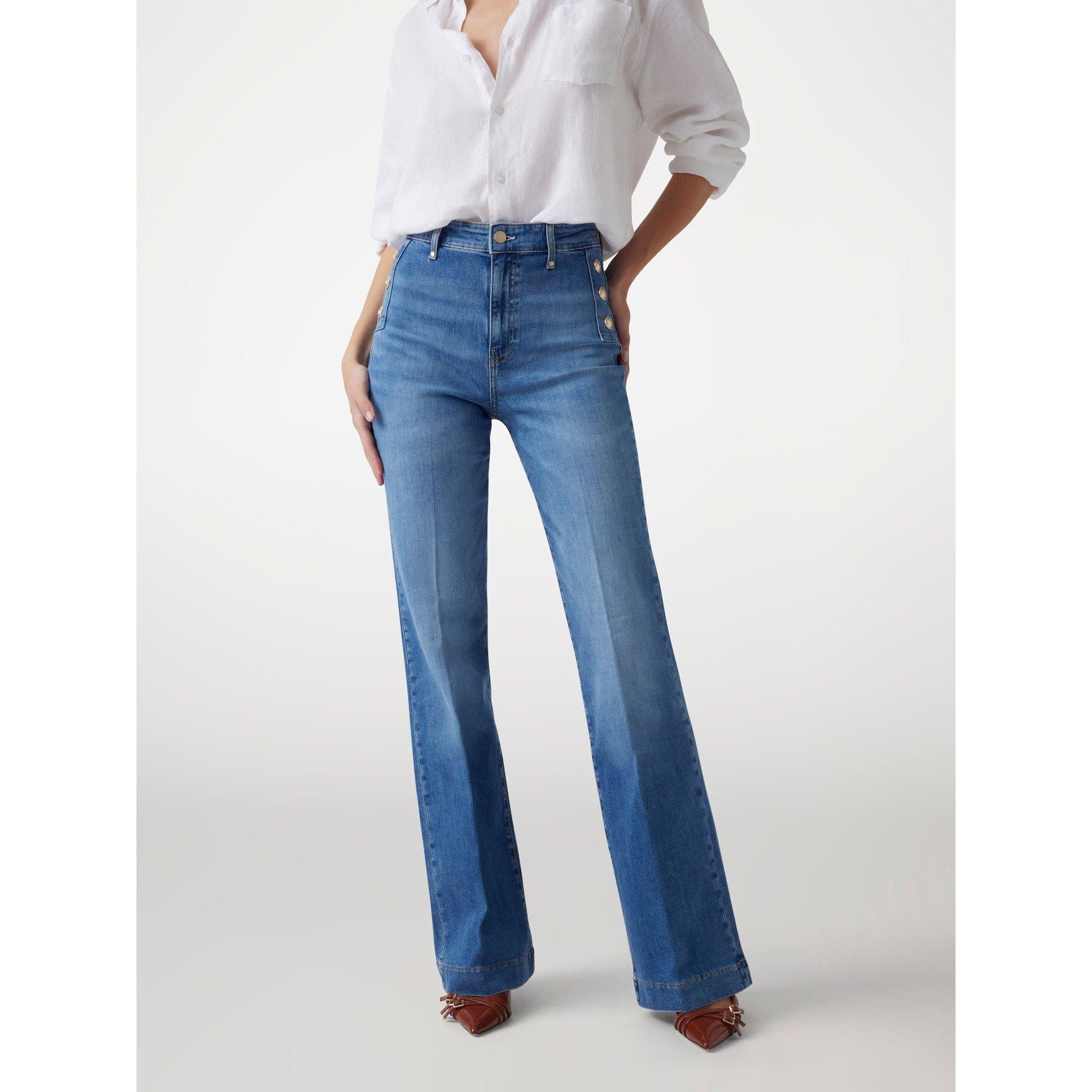 Simplicity - Guess - Women's New Faye Bootcut Jeans - 3