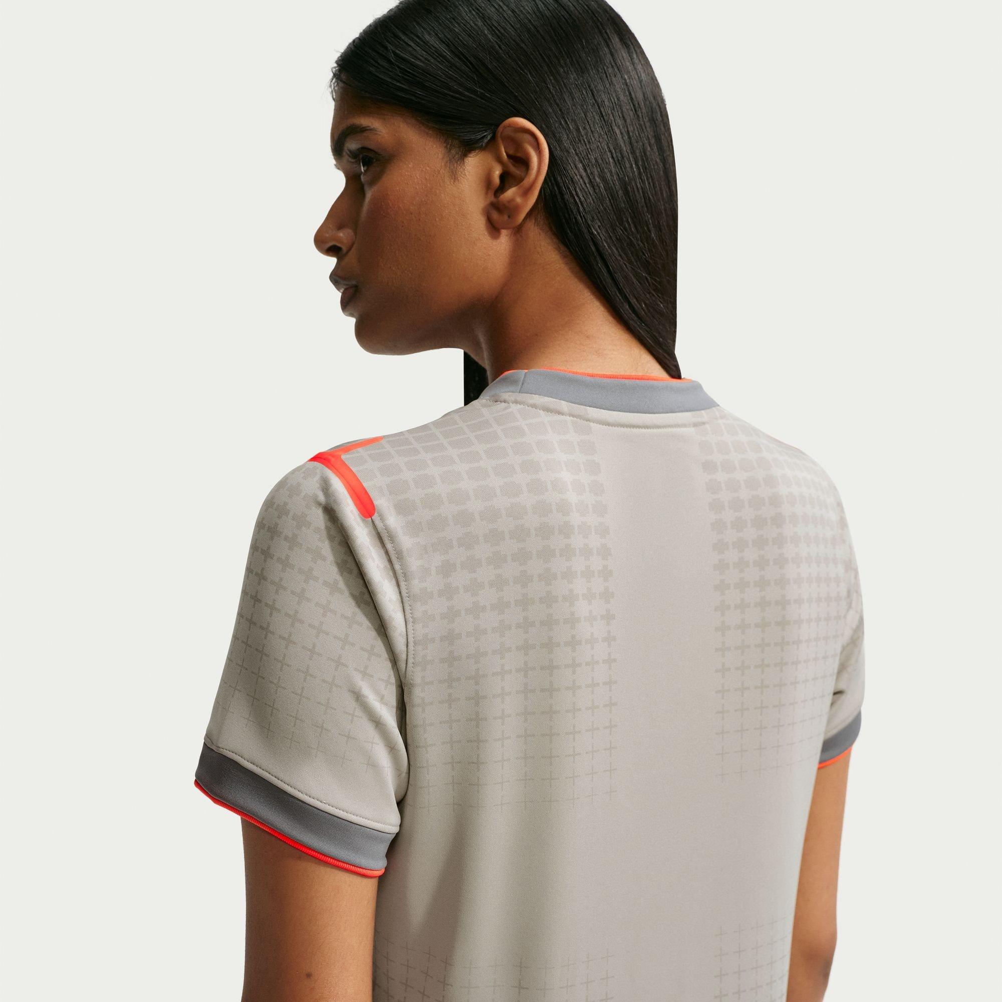Cinzento/Vermelho - Nike - Womens England x Palace 2026 Pre-Match Short Sleeve Jersey - 2