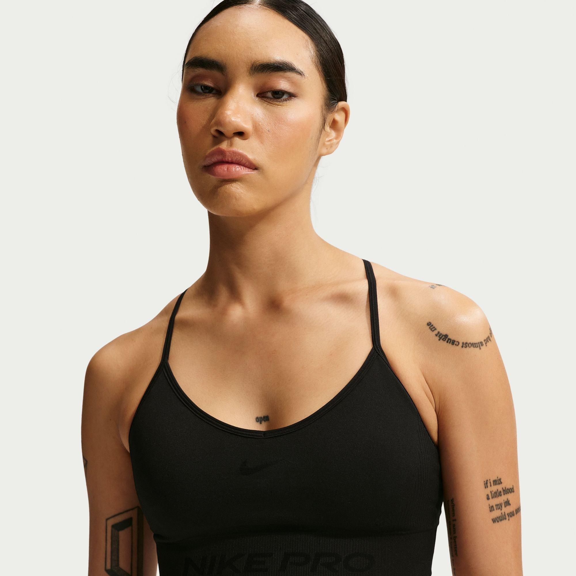 Schwarz - Nike - Women's Medium Impact Non Wired Sports Bra - 1
