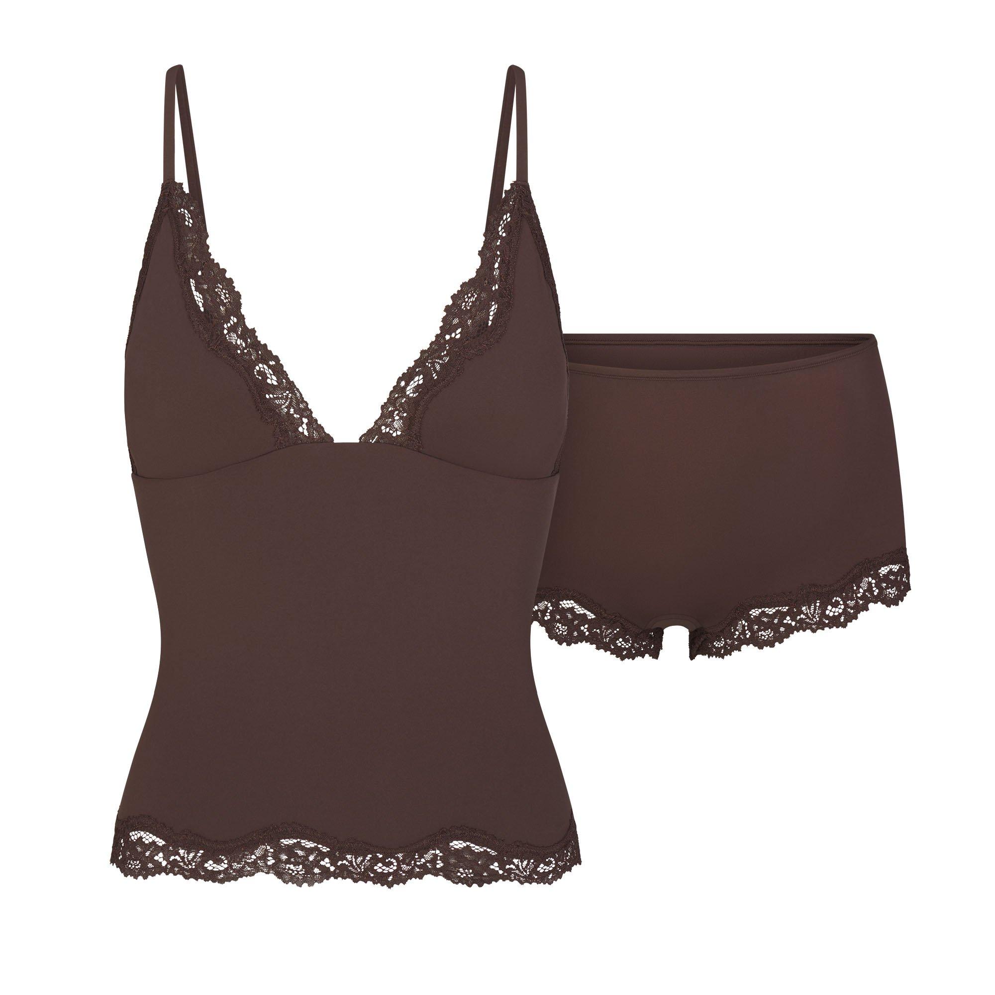 SKIMS Women’s Fits Everybody Lace Cami and Boyshort Set