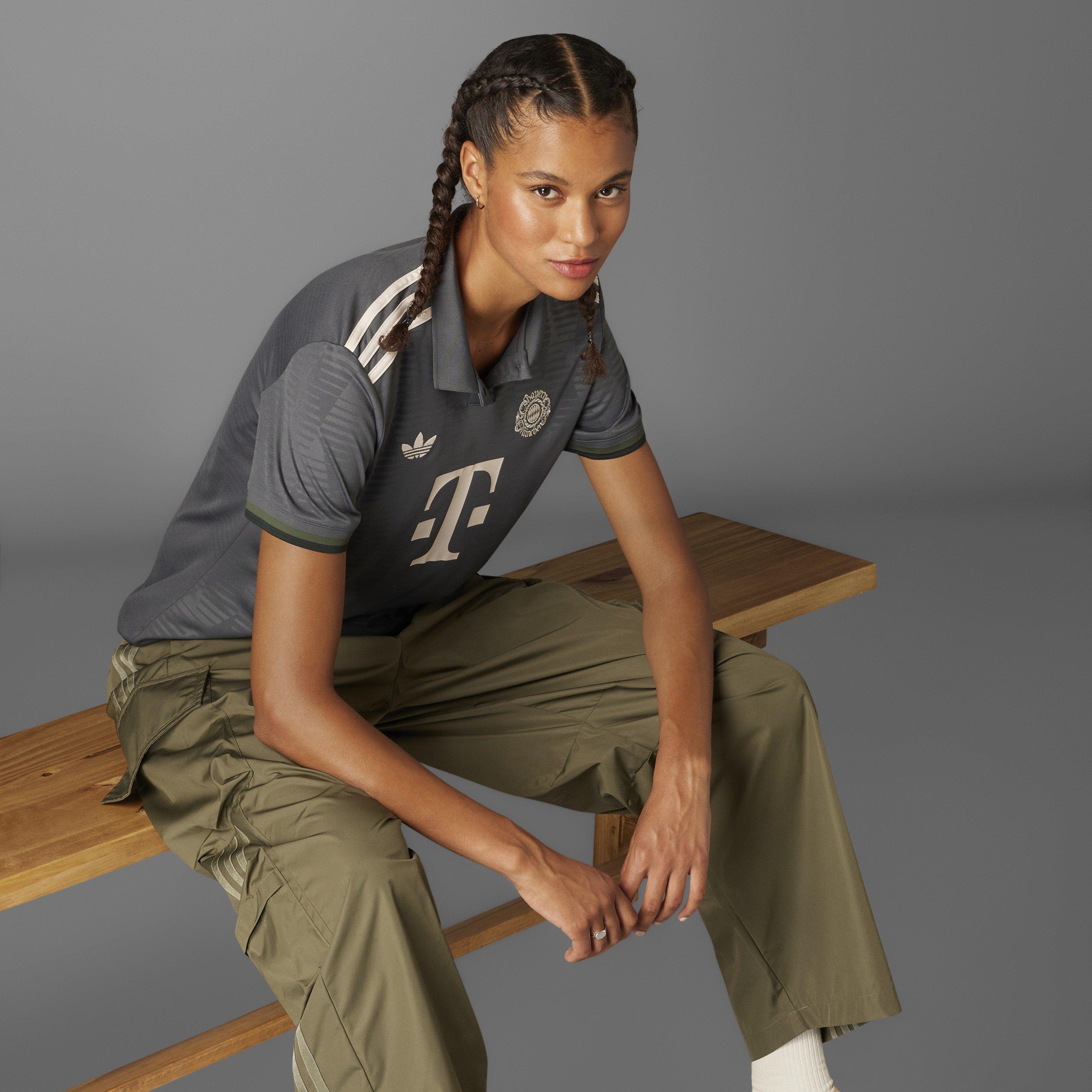 Gris Seis - adidas - Fcb Wiesn Jsy W T-Shirt Womens - 15