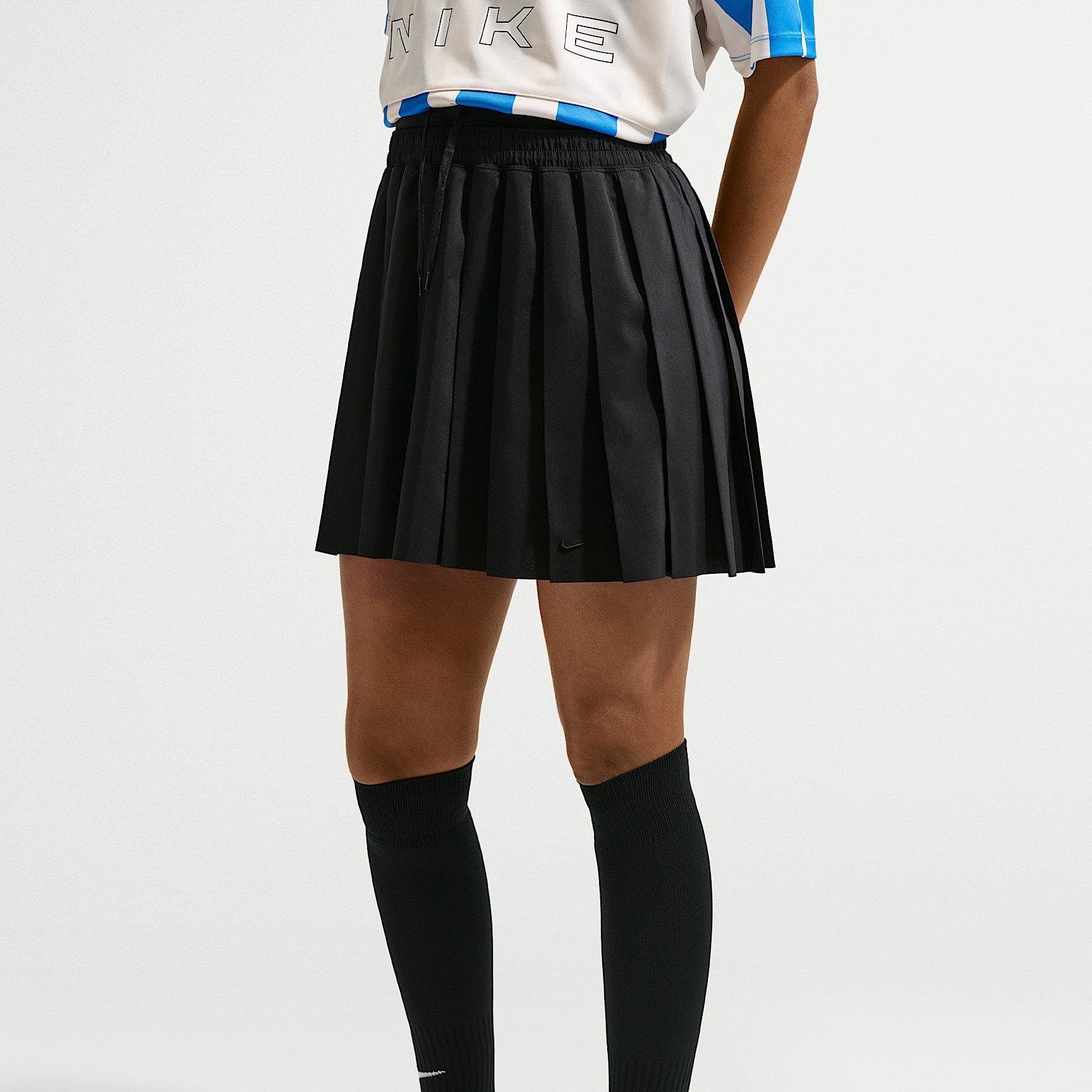 Black/(Black)