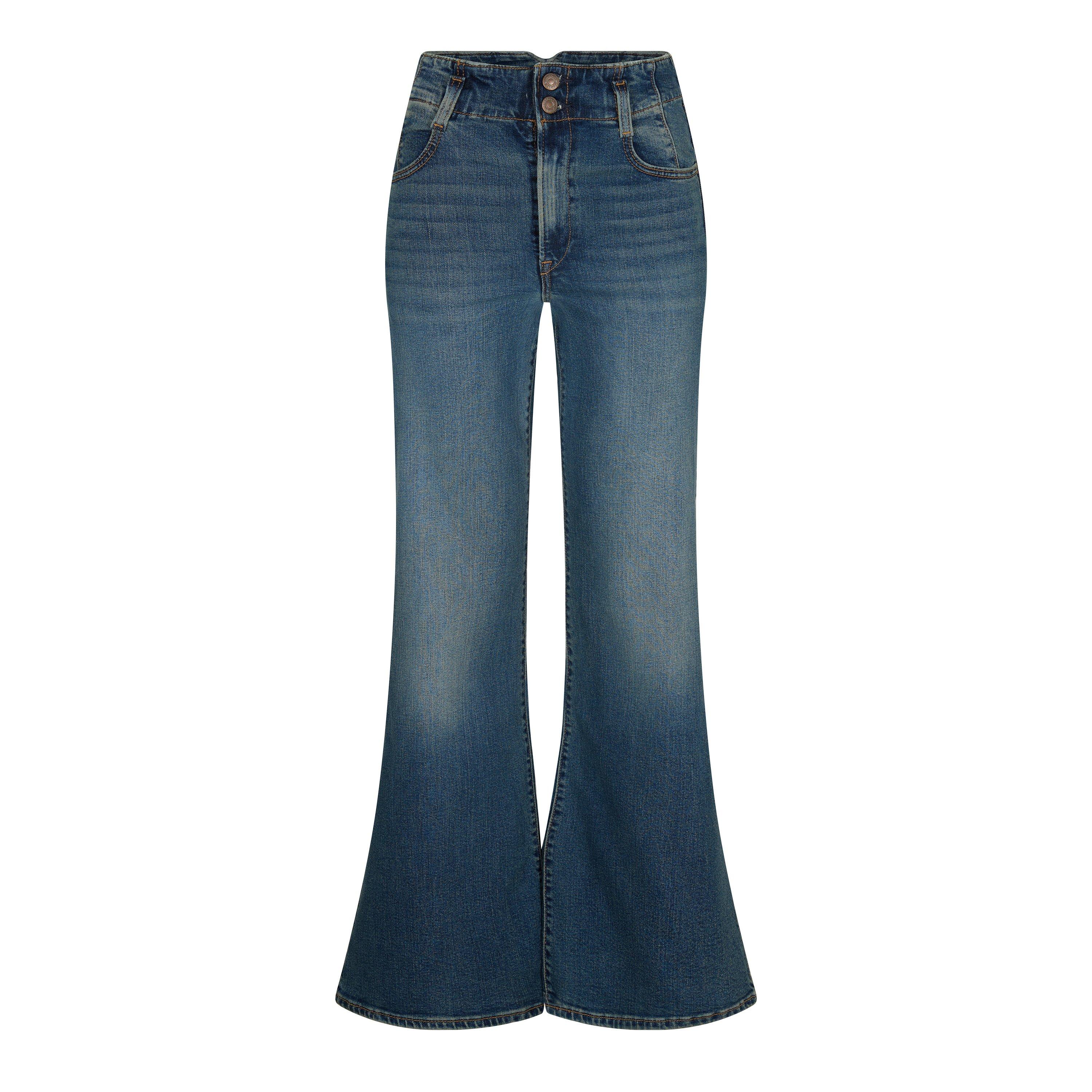 Levis Women's Ribcage Bells Tapered Jeans - Dart Game - 28 L32
