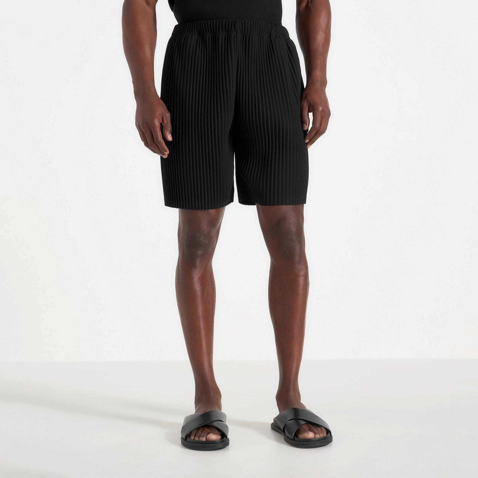 Maniere Pleat Short Sn63