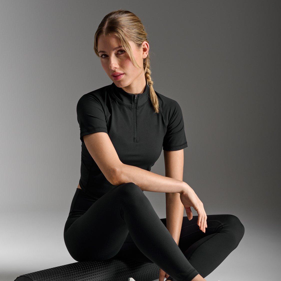 Black/Black - 2XU - Form Soft half Zip Short Sleeve Performance Gym Top - 5