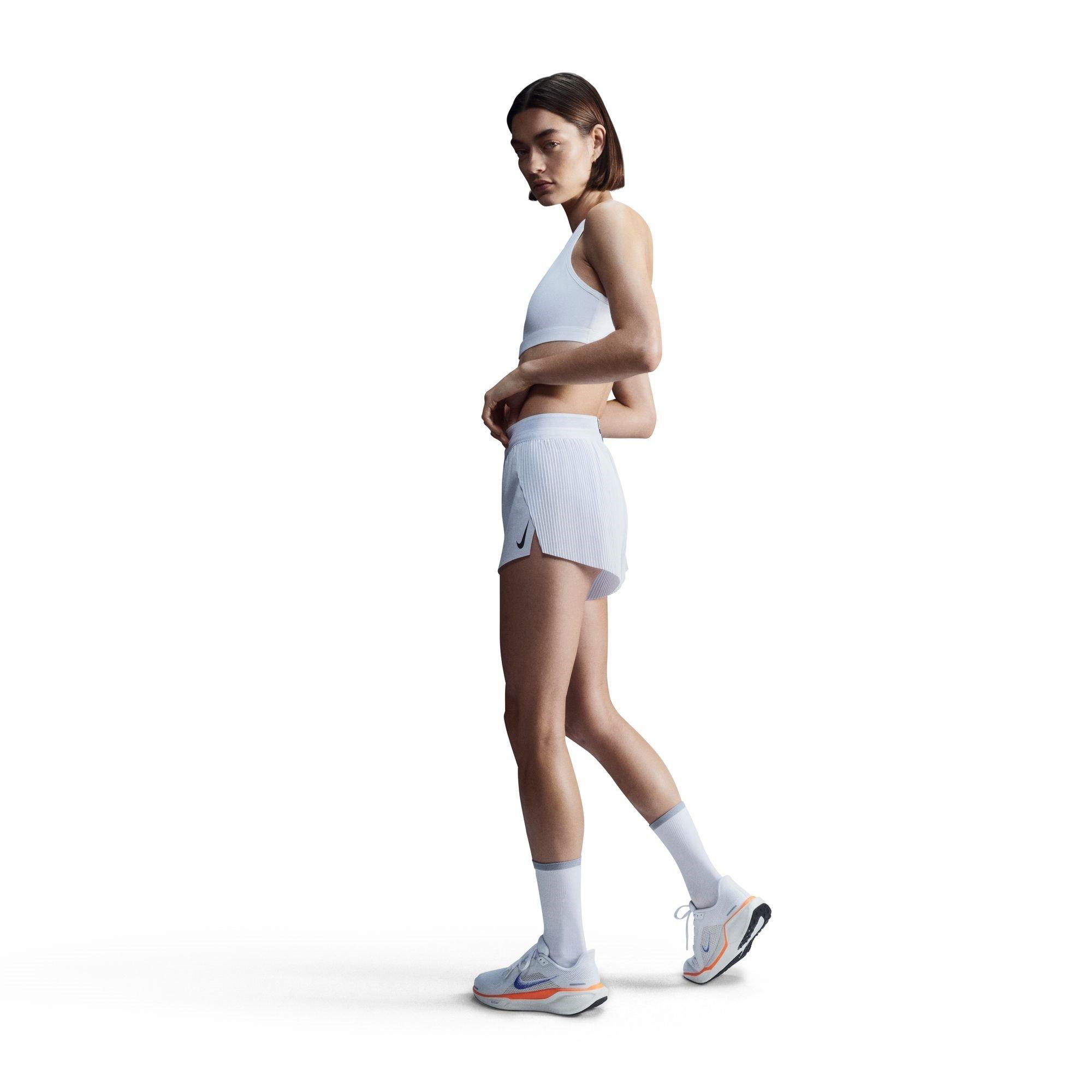 Wit - Nike - Swoosh Women's Medium-Support 1-Piece Pad Sports Bra - 6