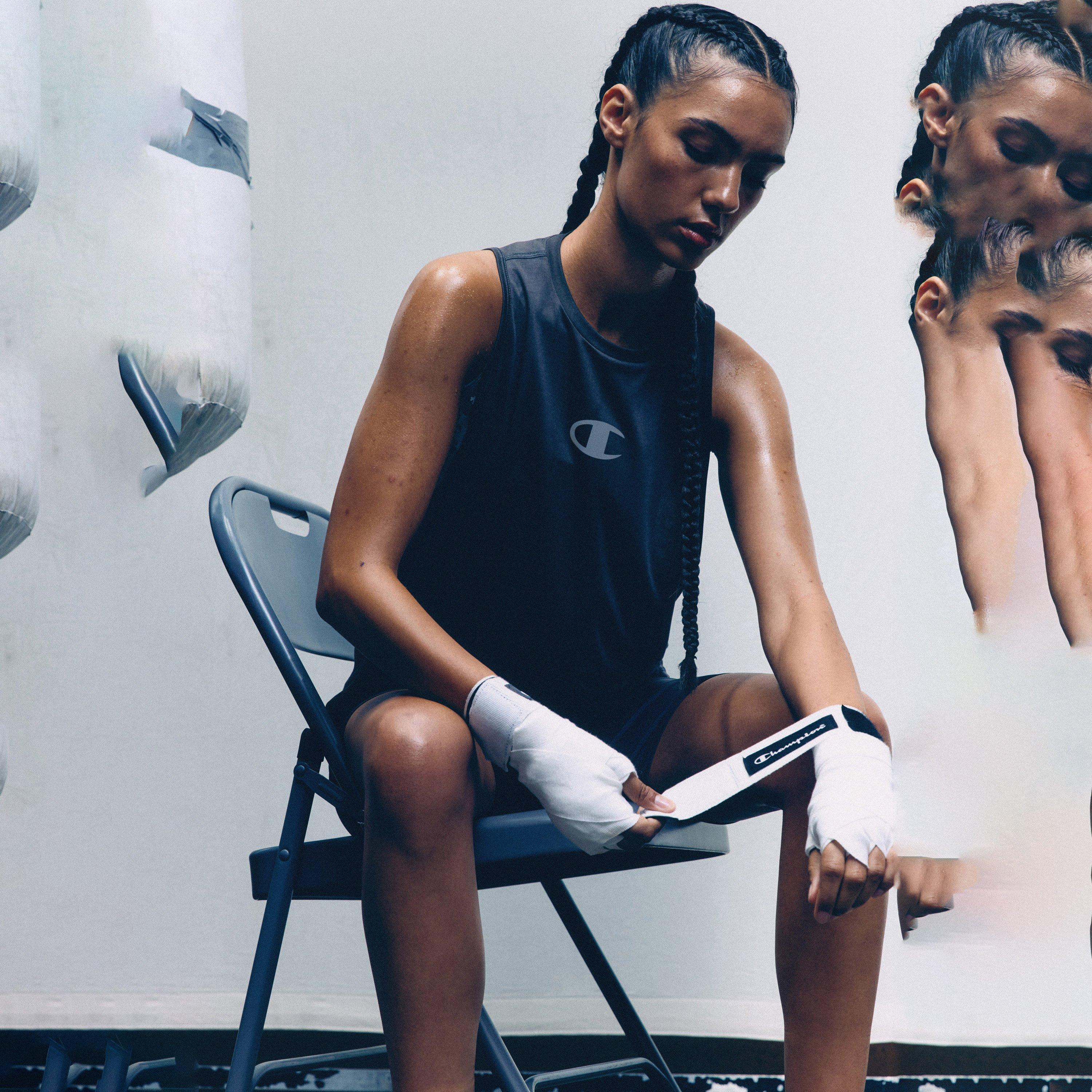 Crna - Champion - Women's Short Sleeve Performance Gym Top - 6