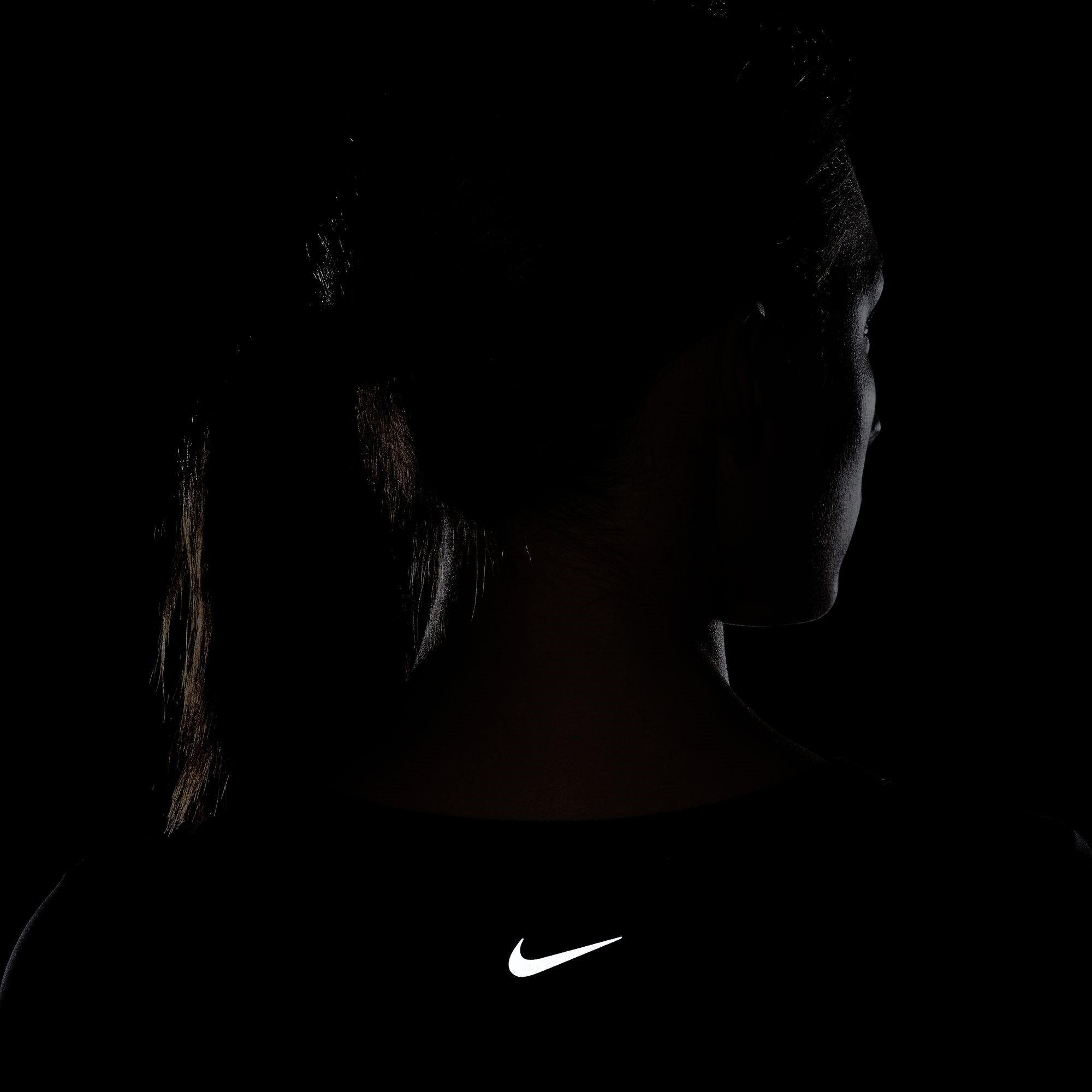 Schwarz - Nike - One Fitted Women's Dri-FIT Short-Sleeve Top - 6