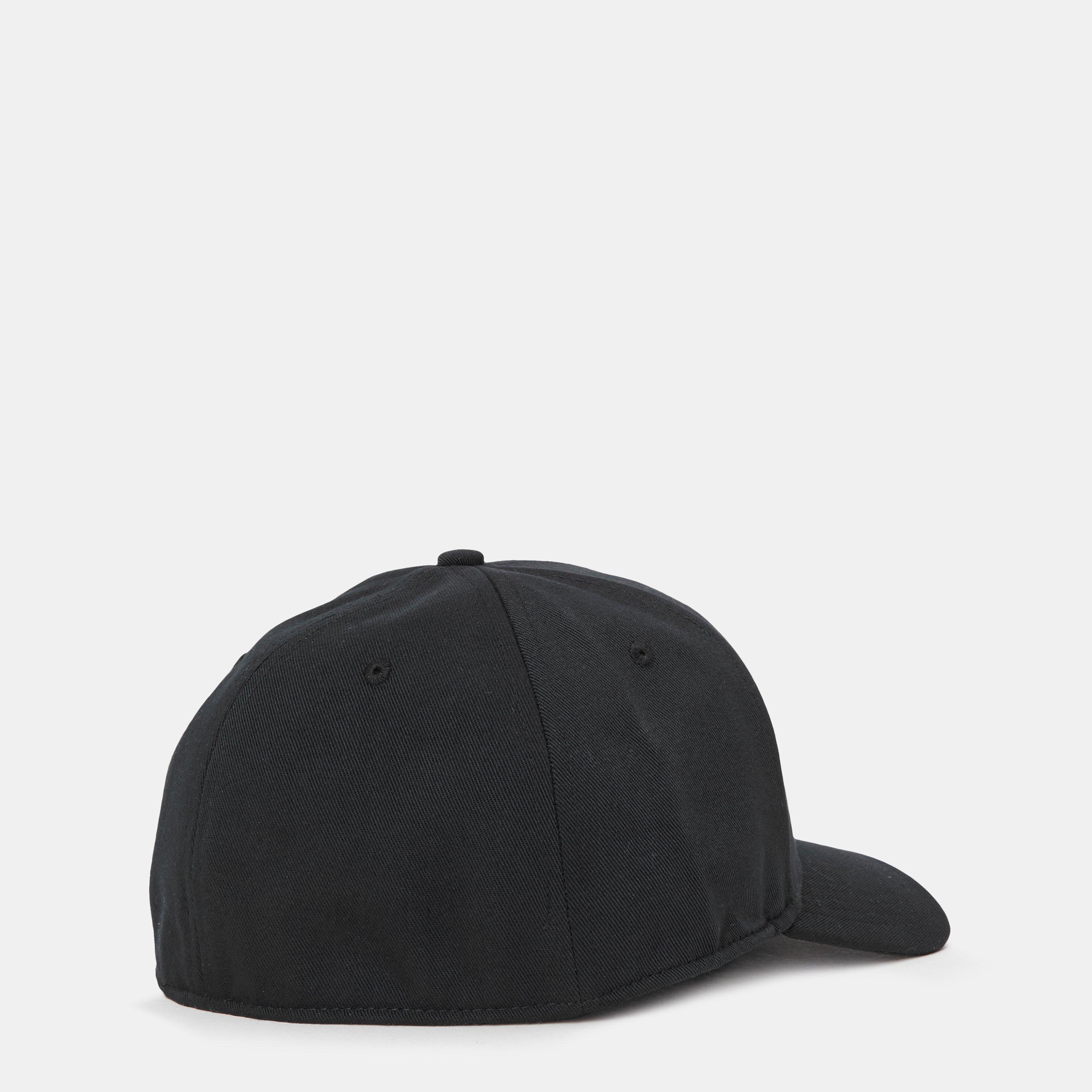 NWT authentic Canada Goose White and Black Logo Cap Rib Toque Black Disc | Canada Goose SK main image 2
