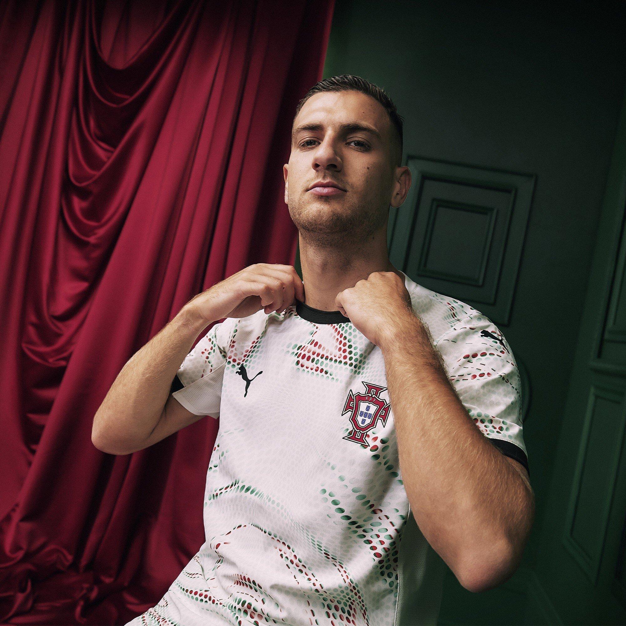 Blanc/Noir - Puma - Portugal Away Shirt 2025 Adults - 8