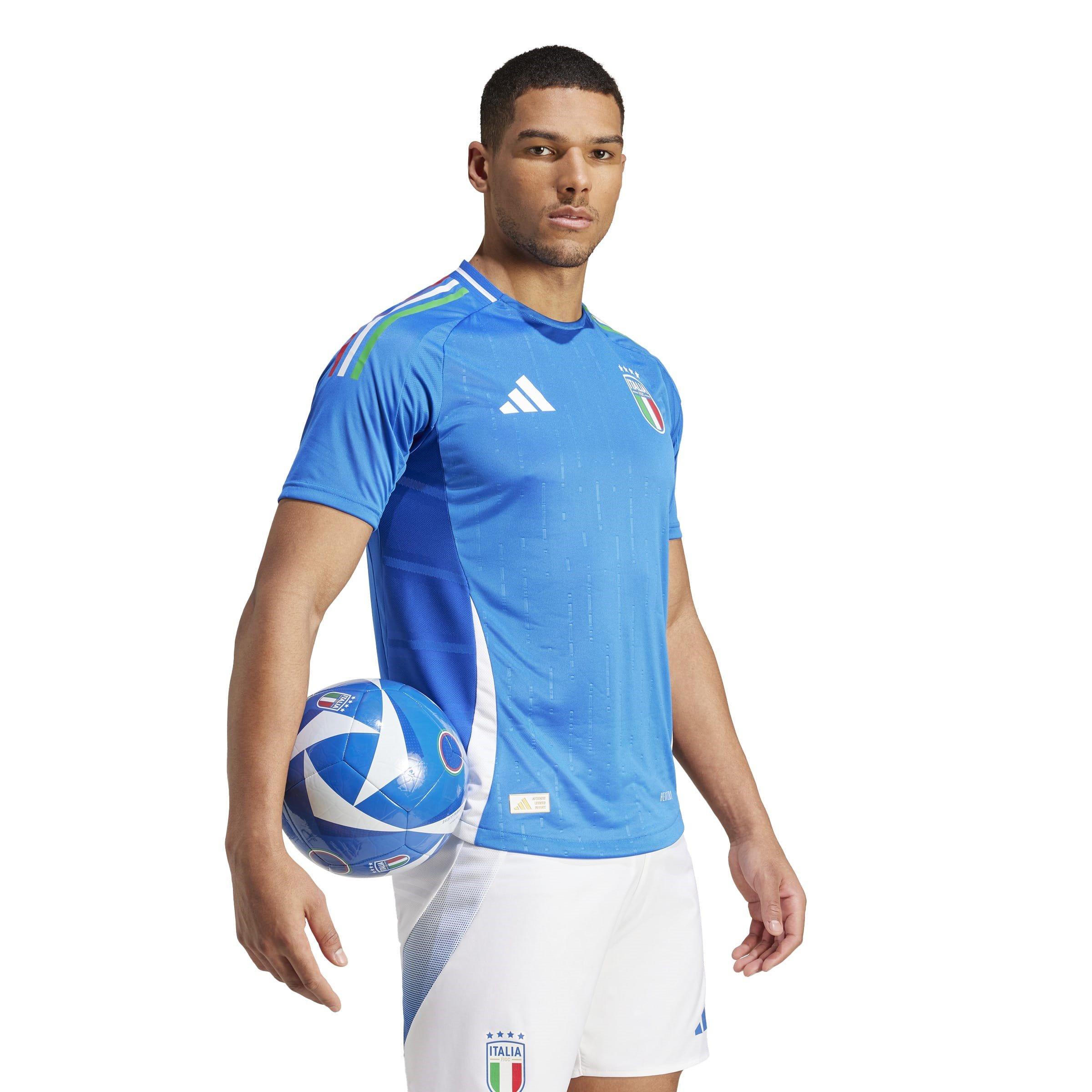 adidas Italy Authentic Home Shirt 2024 Adults Internationale lizenzierte T Shirts mit kurzen Armeln Sports Direct