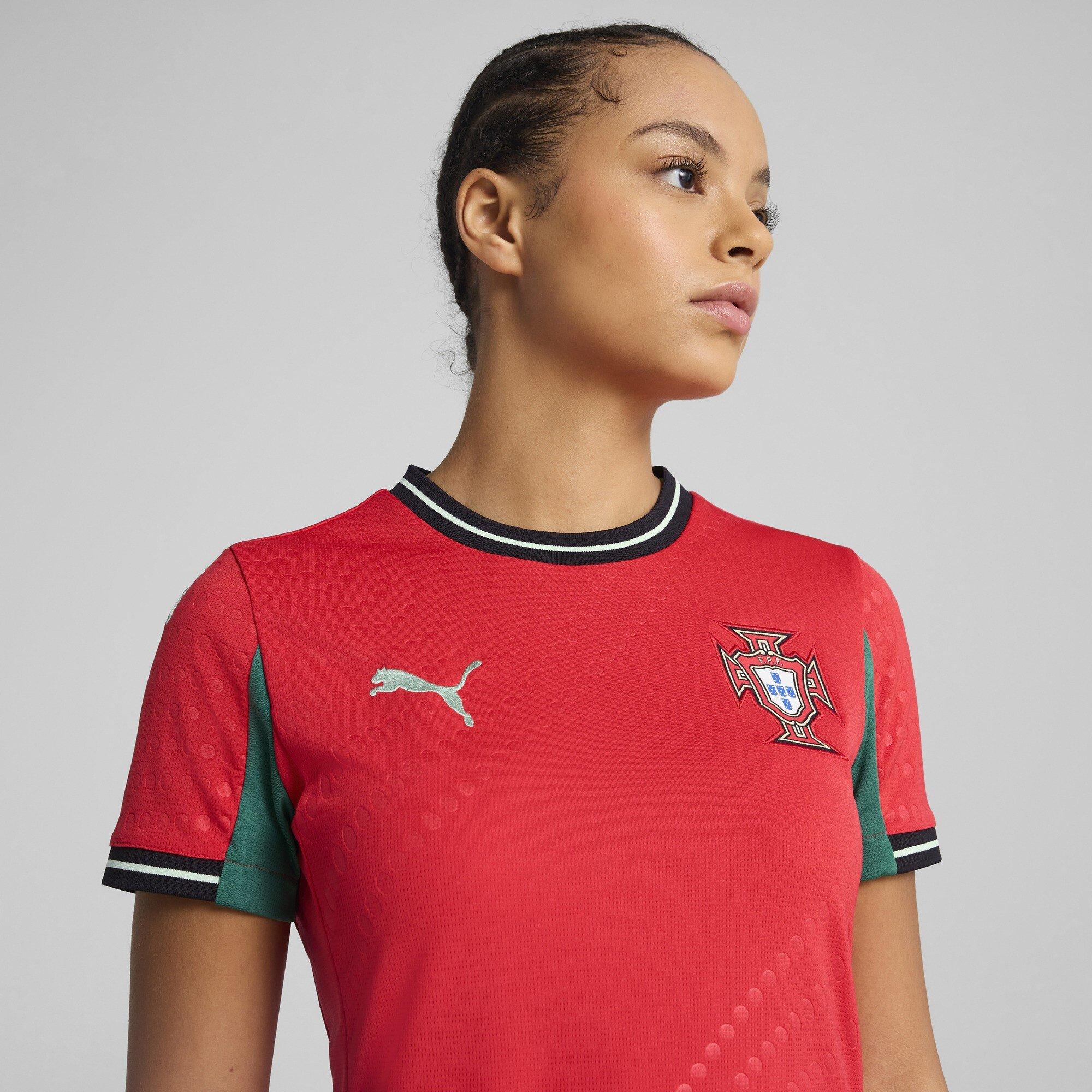 Rood/Amandel - Puma - Portugal Home Shirt 2025 Womens - 3
