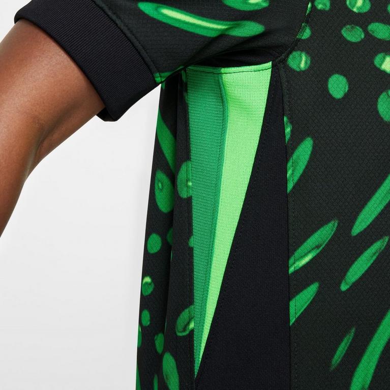 Noir - Nike - Nike Sportswear will be releasing an "Army Olive" - 8