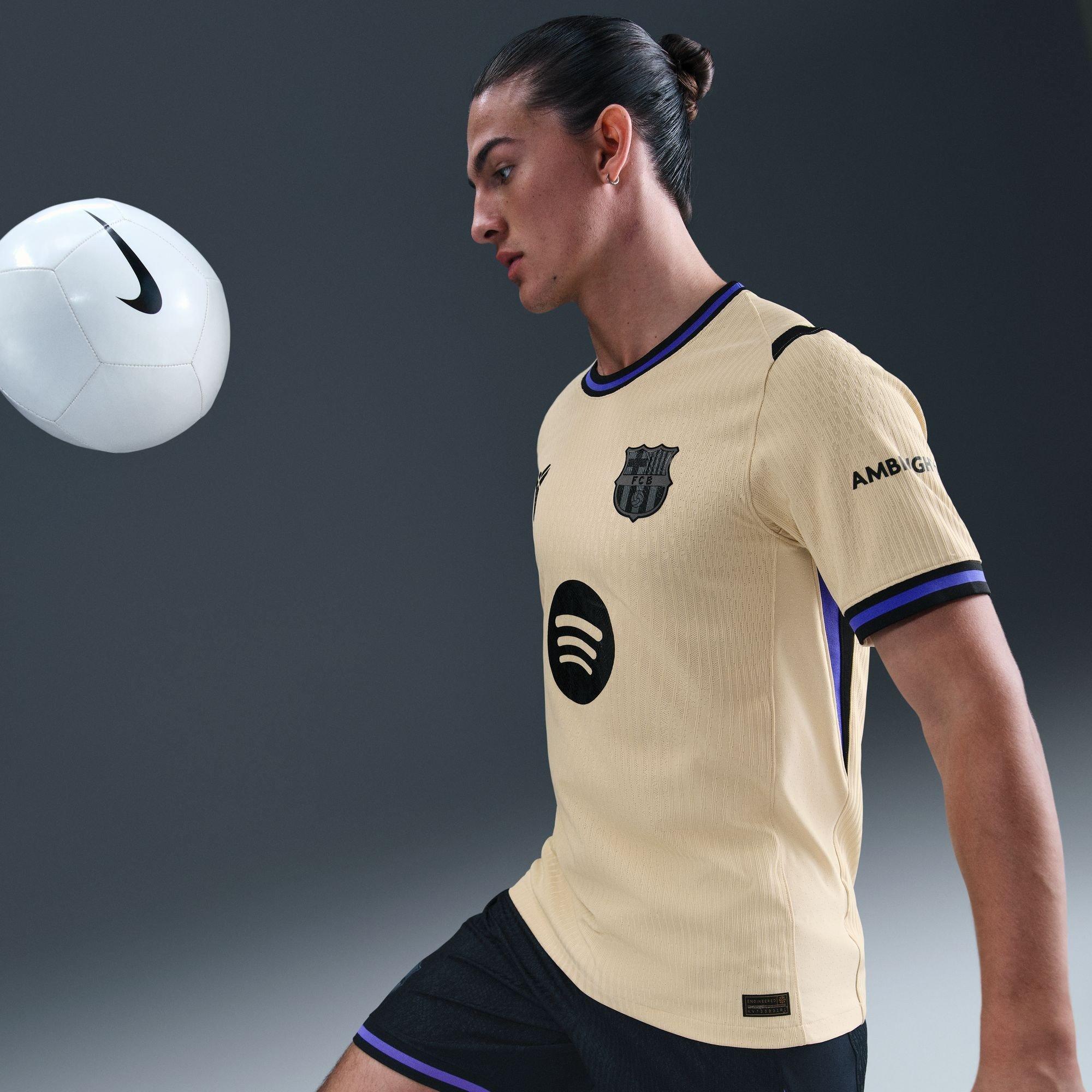 Team Gold/Tea - Nike - Nike Fcb M Nk Dfadv Sn99 - 13
