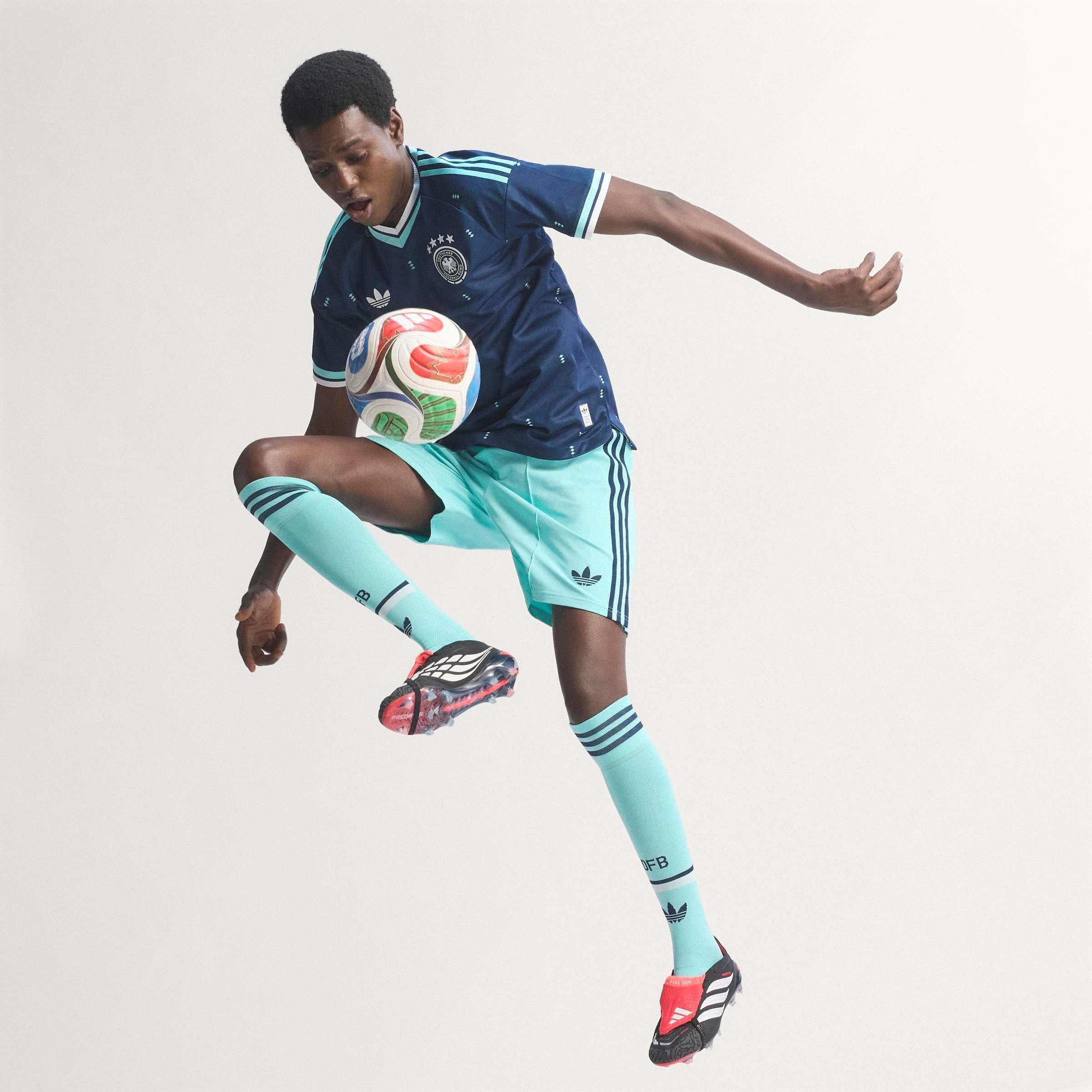 Marineblå/sort - adidas - Germany Authentic Away Shirt World Cup ™ 2026 Adults - 14