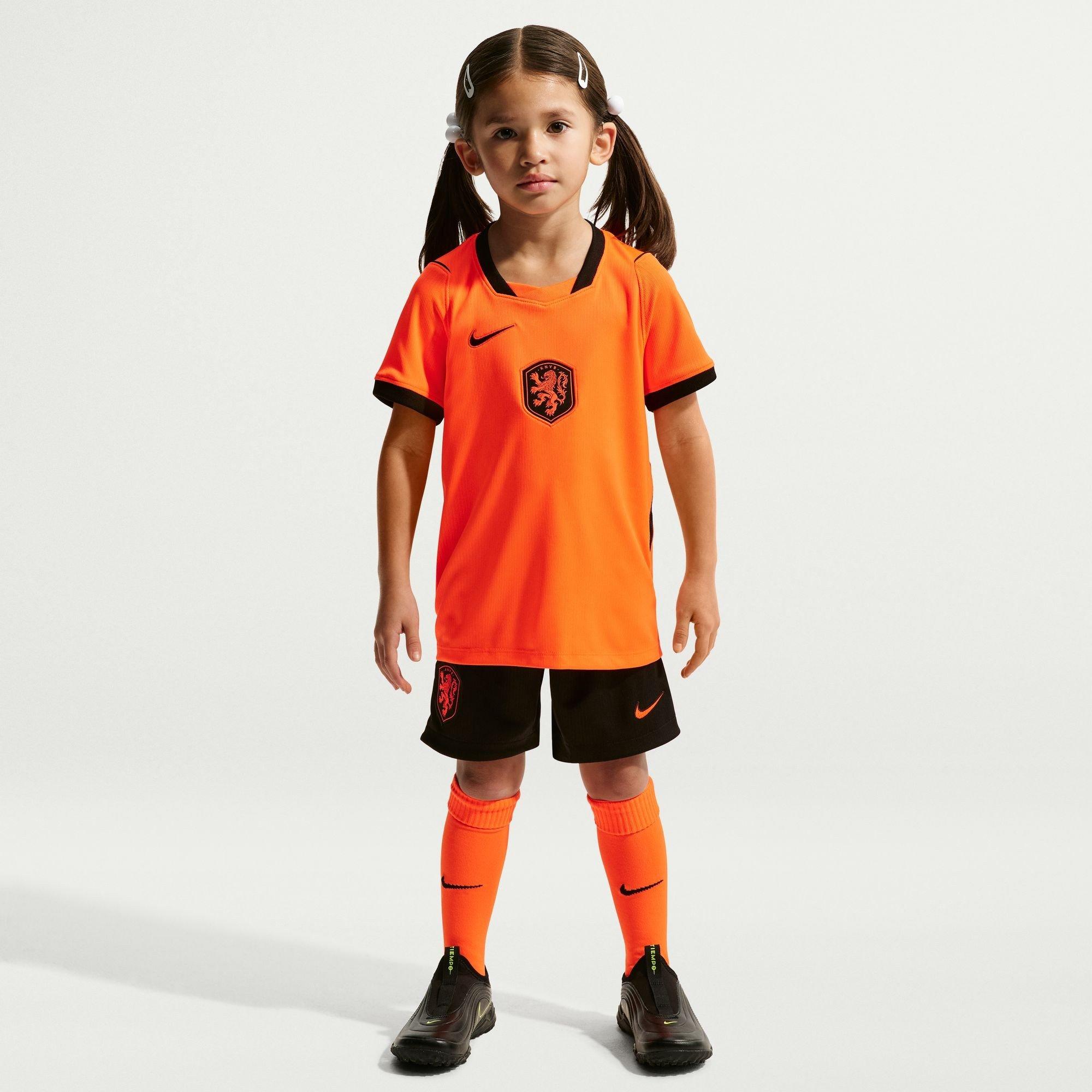 Arancione/Nero - Nike - Unisex Kids' Netherlands FIFA World Cup 2026™ Mini Kit - 3