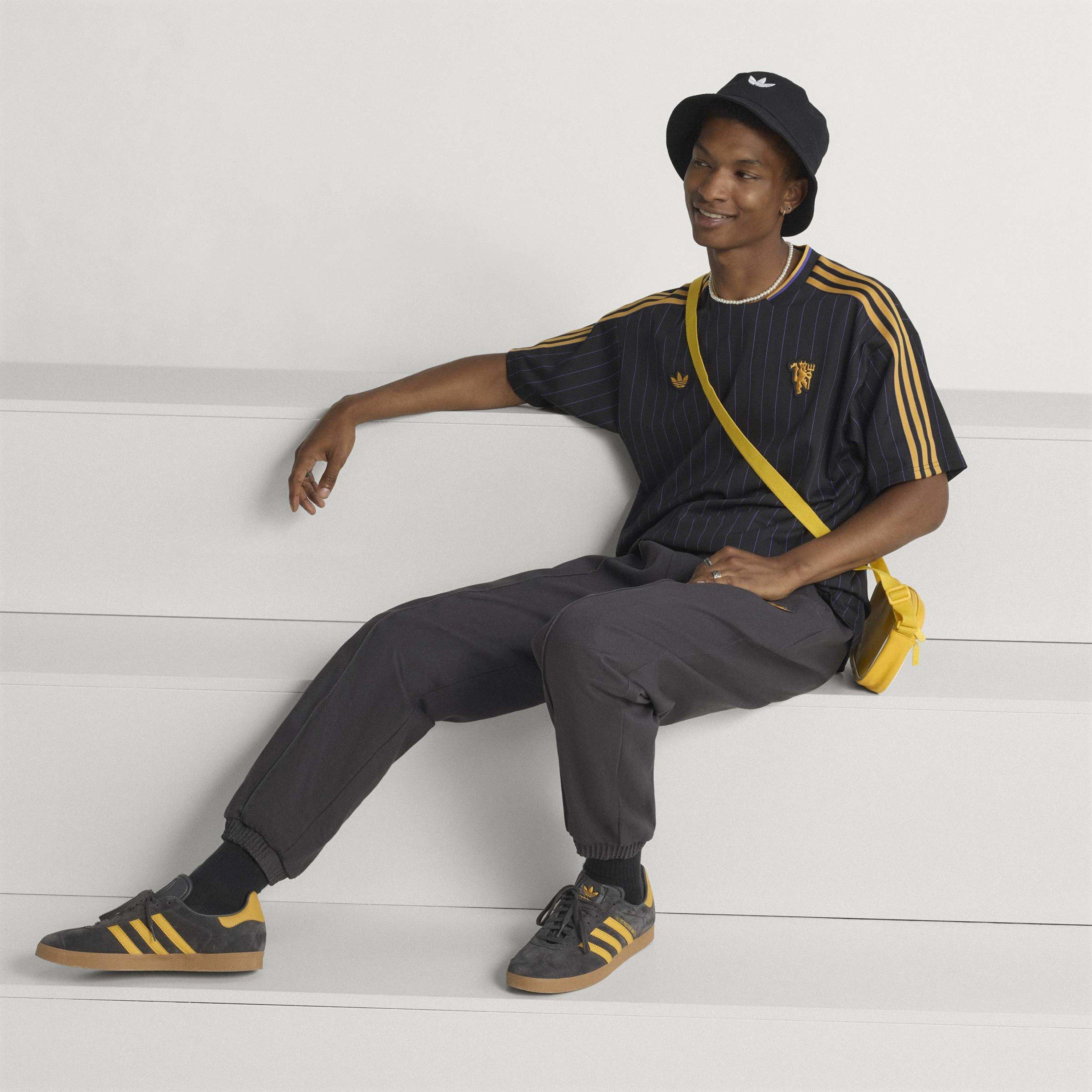 Negro - adidas - Manchester United Terrace Icons Shirt Adults - 14