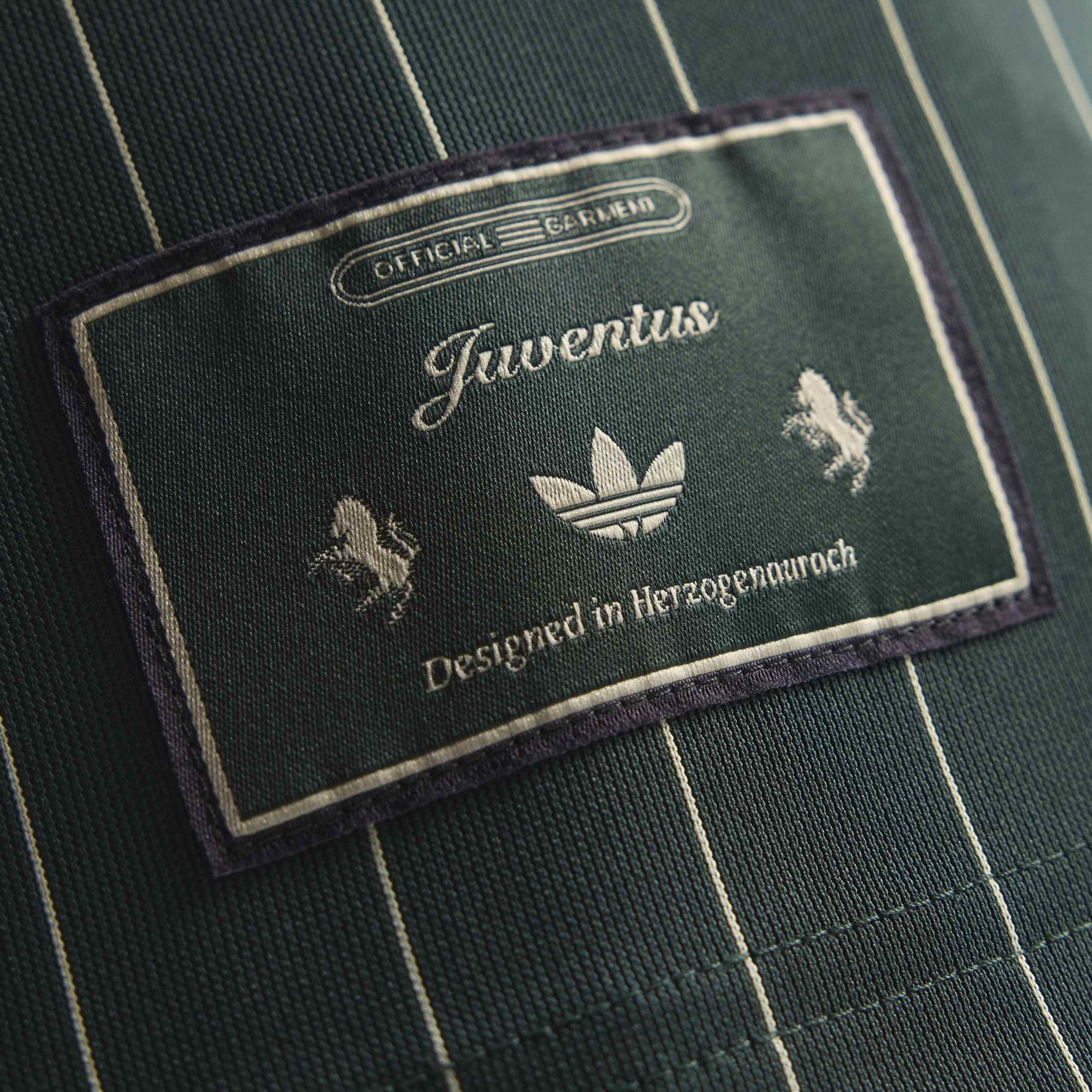 Vert - adidas - Juventus Terrace Icons Shirt Adults - 16