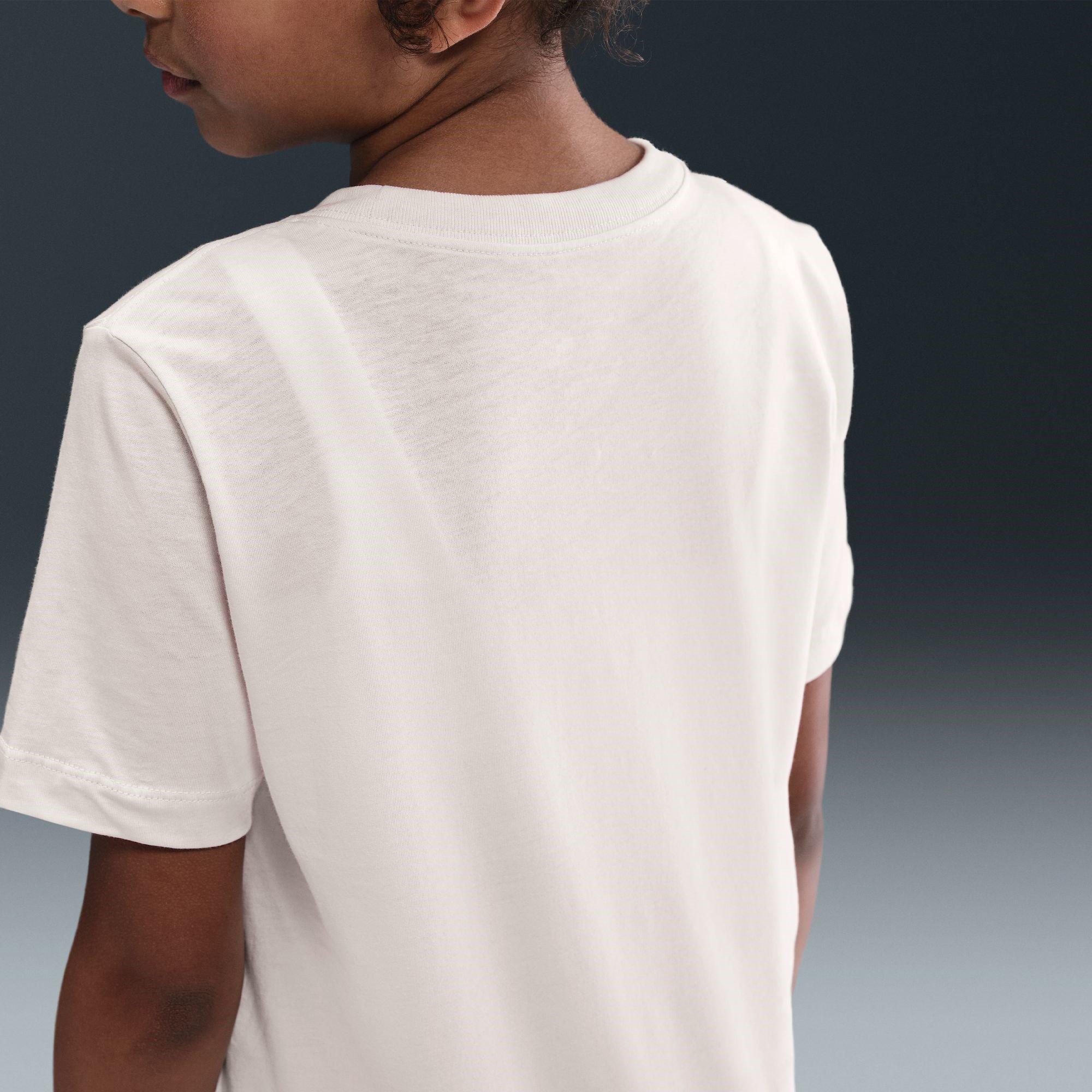 White - Nike - Chelsea Lion T-Shirt Juniors - 9