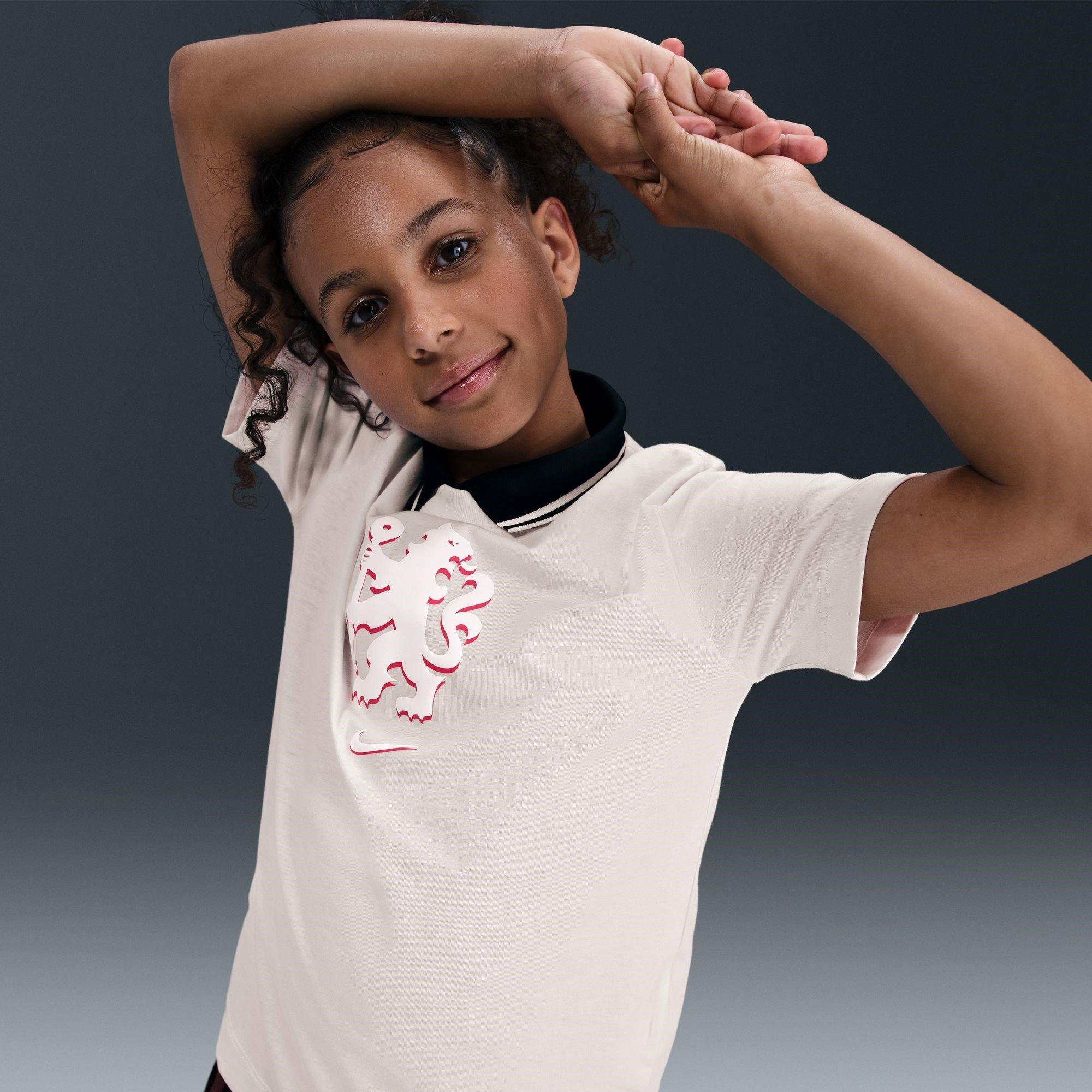 White - Nike - Chelsea Lion T-Shirt Juniors - 10