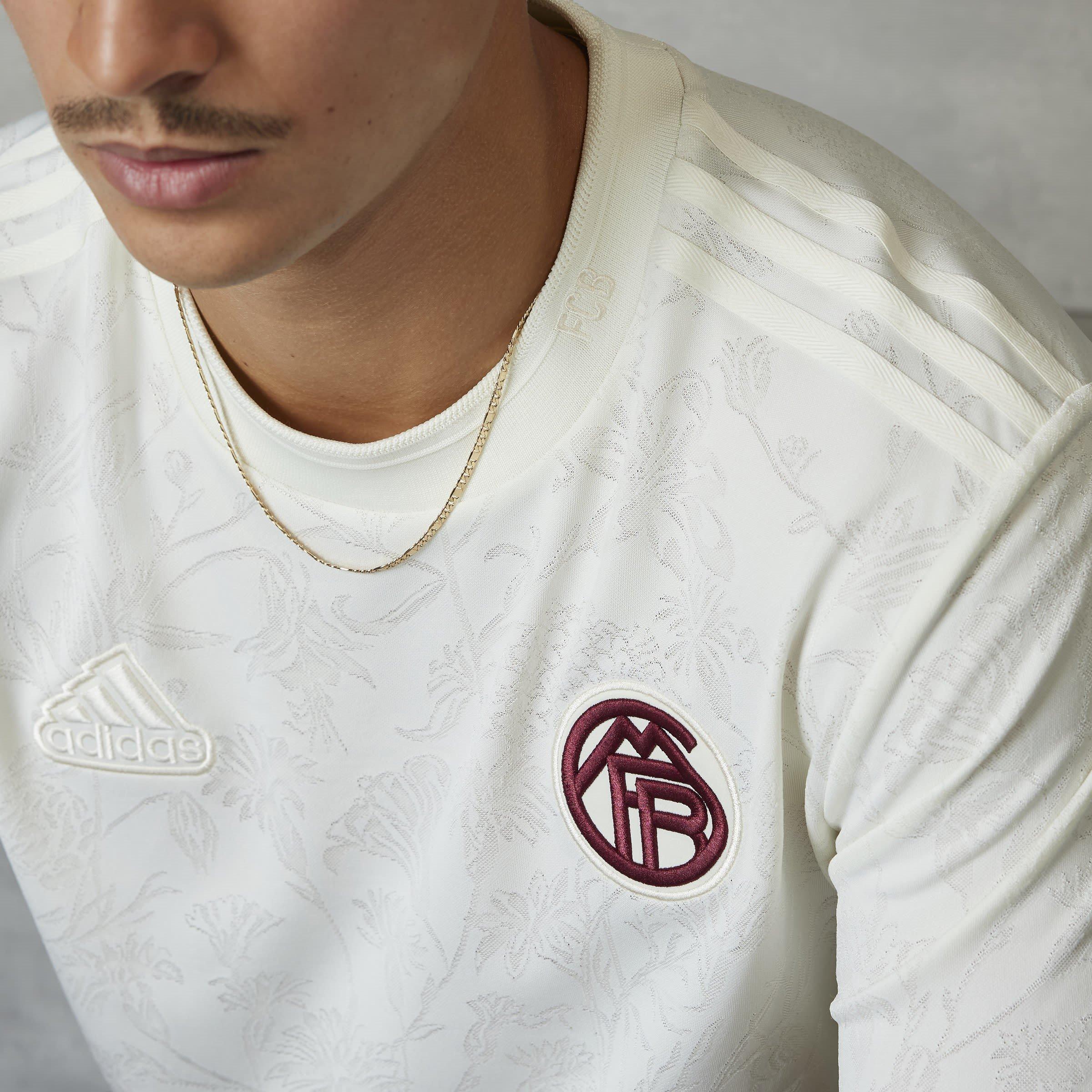 Weiß - adidas - FC Bayern Lifestyler Football Shirt 2023 2024 Adults - 9