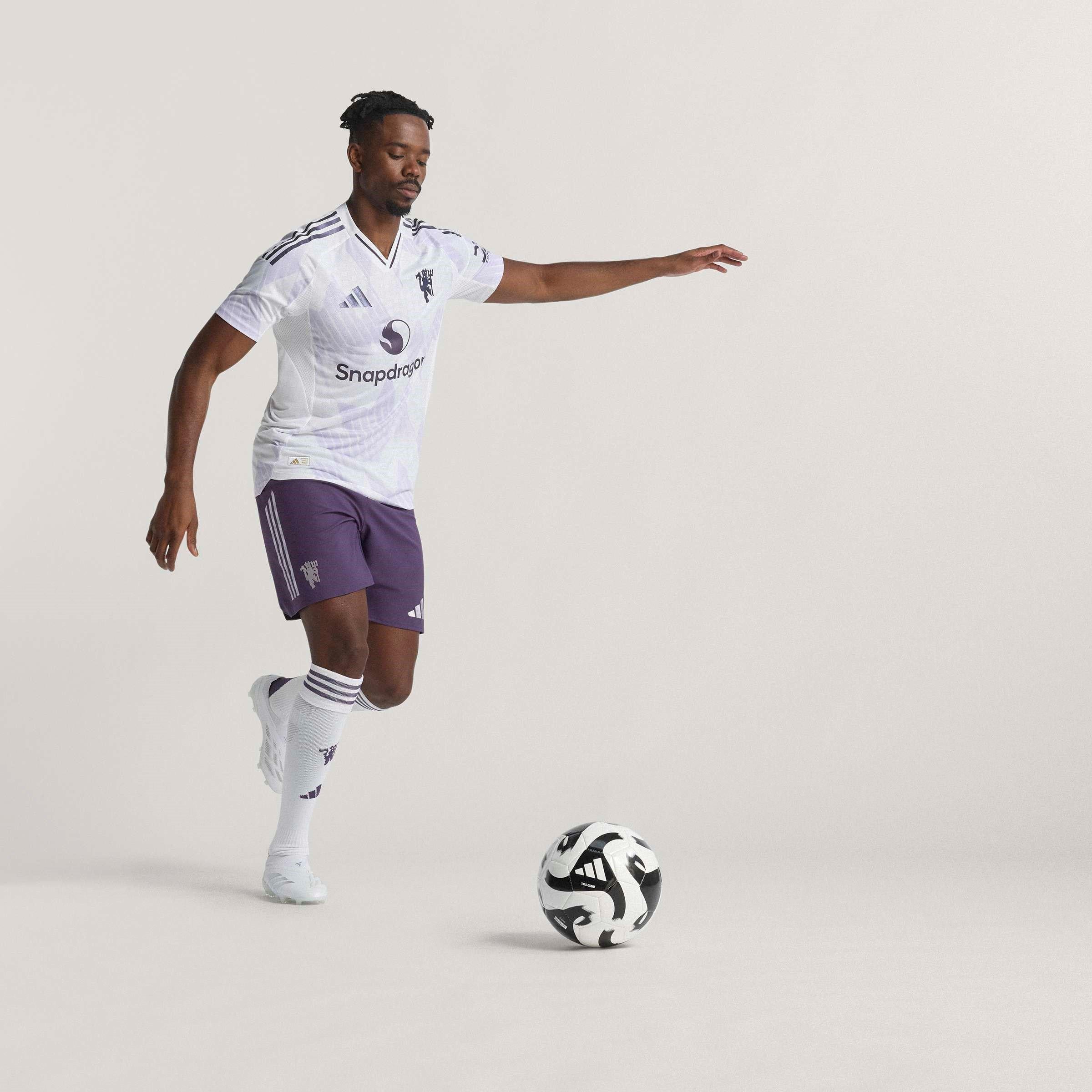 White - adidas - Manchester United Away Authentic Shirt 2025 2026 Adults - 12