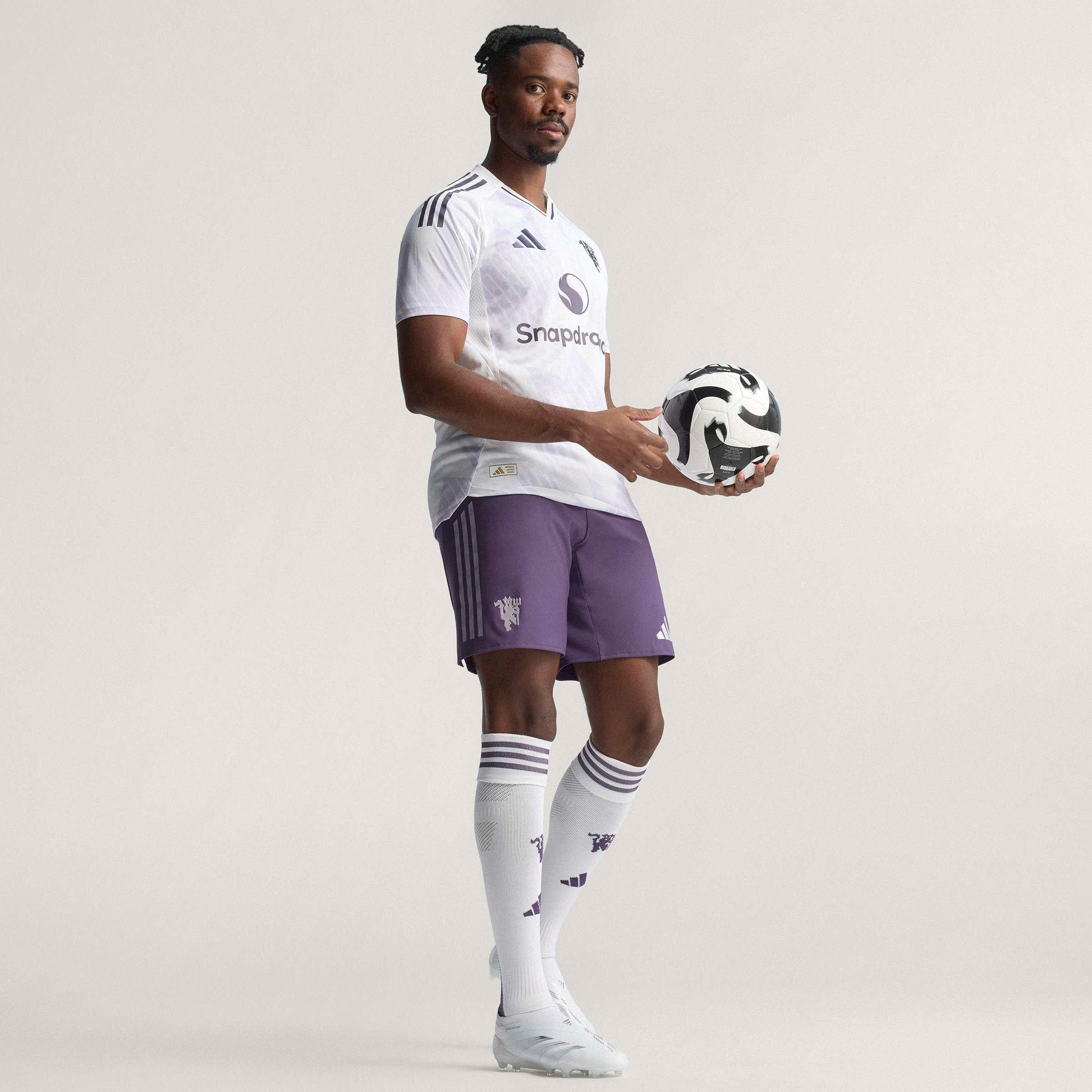 White - adidas - Manchester United Away Authentic Shirt 2025 2026 Adults - 7