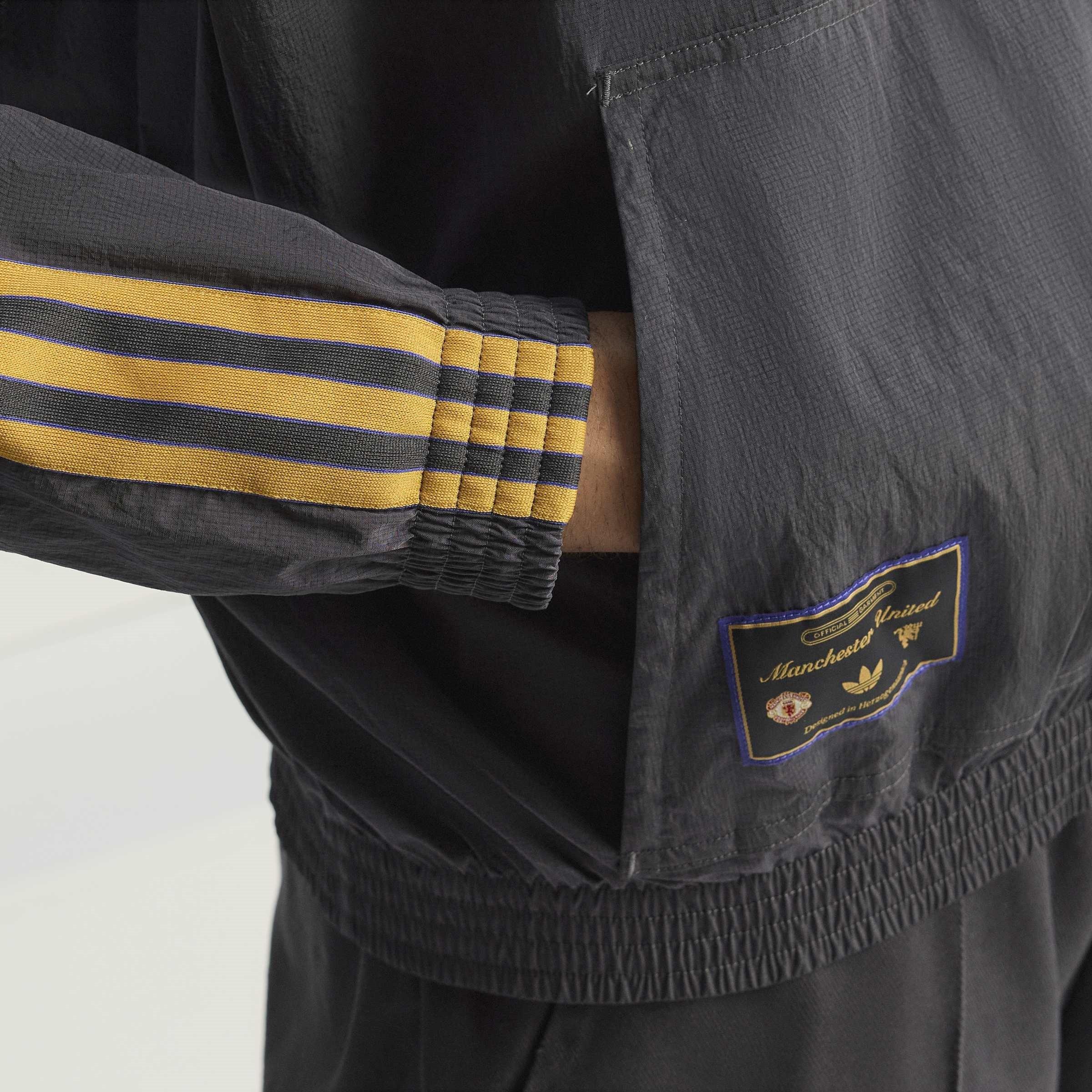 Black - adidas - Manchester United Half Zip Jacket 2025 2026 Mens - 14