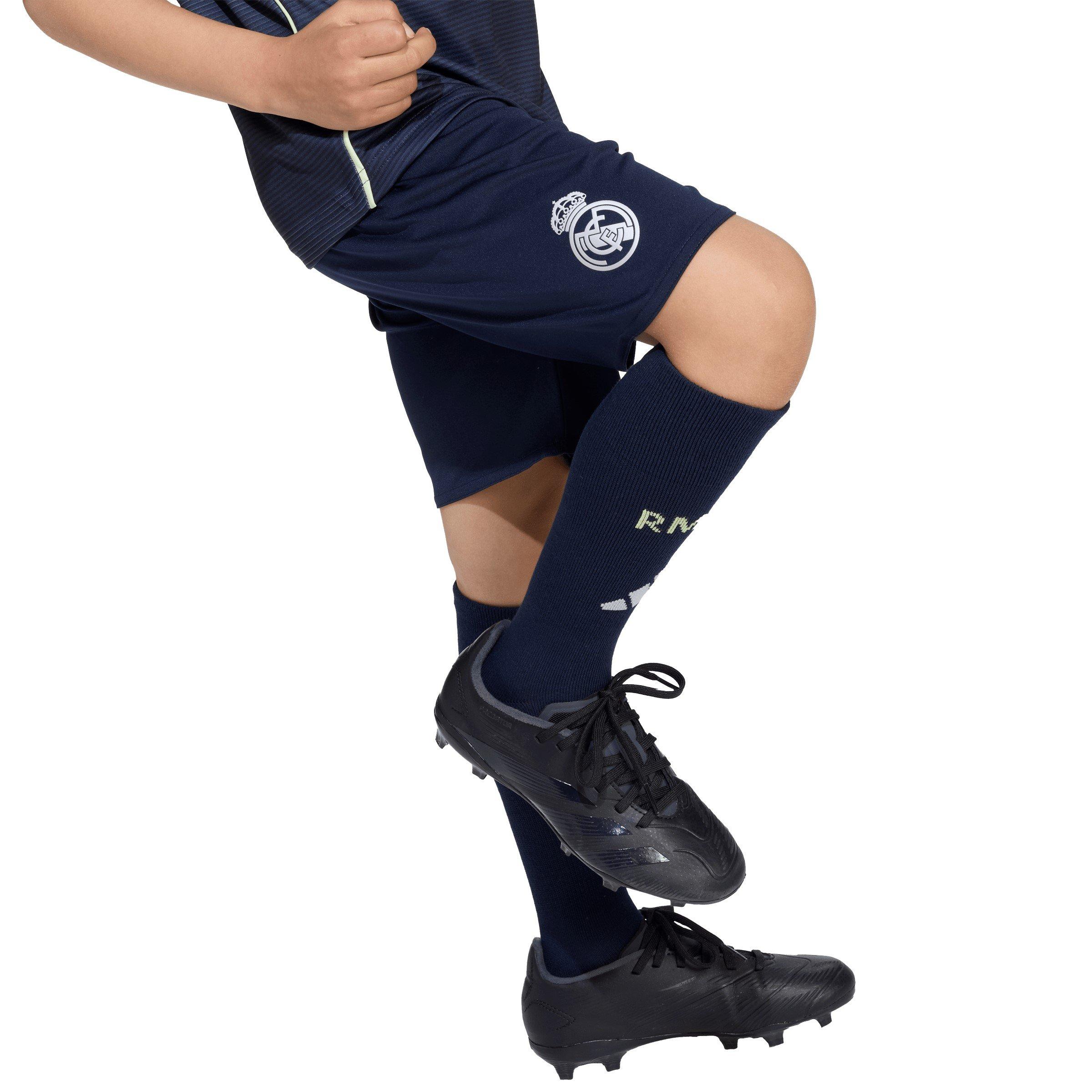 Sort - adidas - Real Madrid Away Mini Kit 2025 2026 Infants - 12