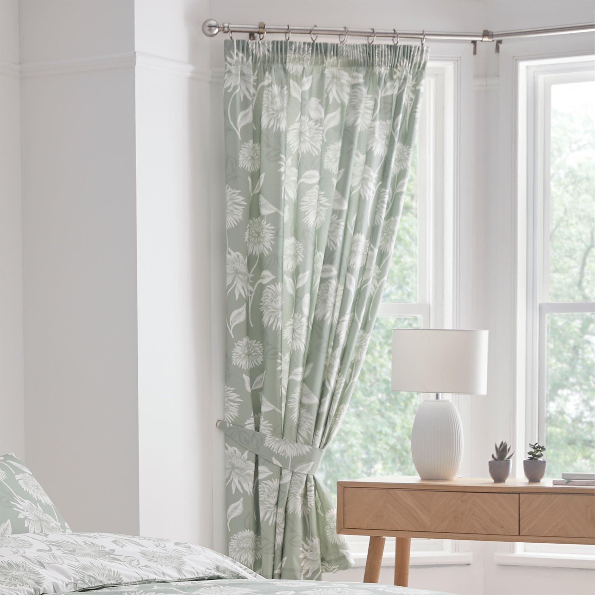 Chrysanthemum Pencil Pleat Curtains in Green