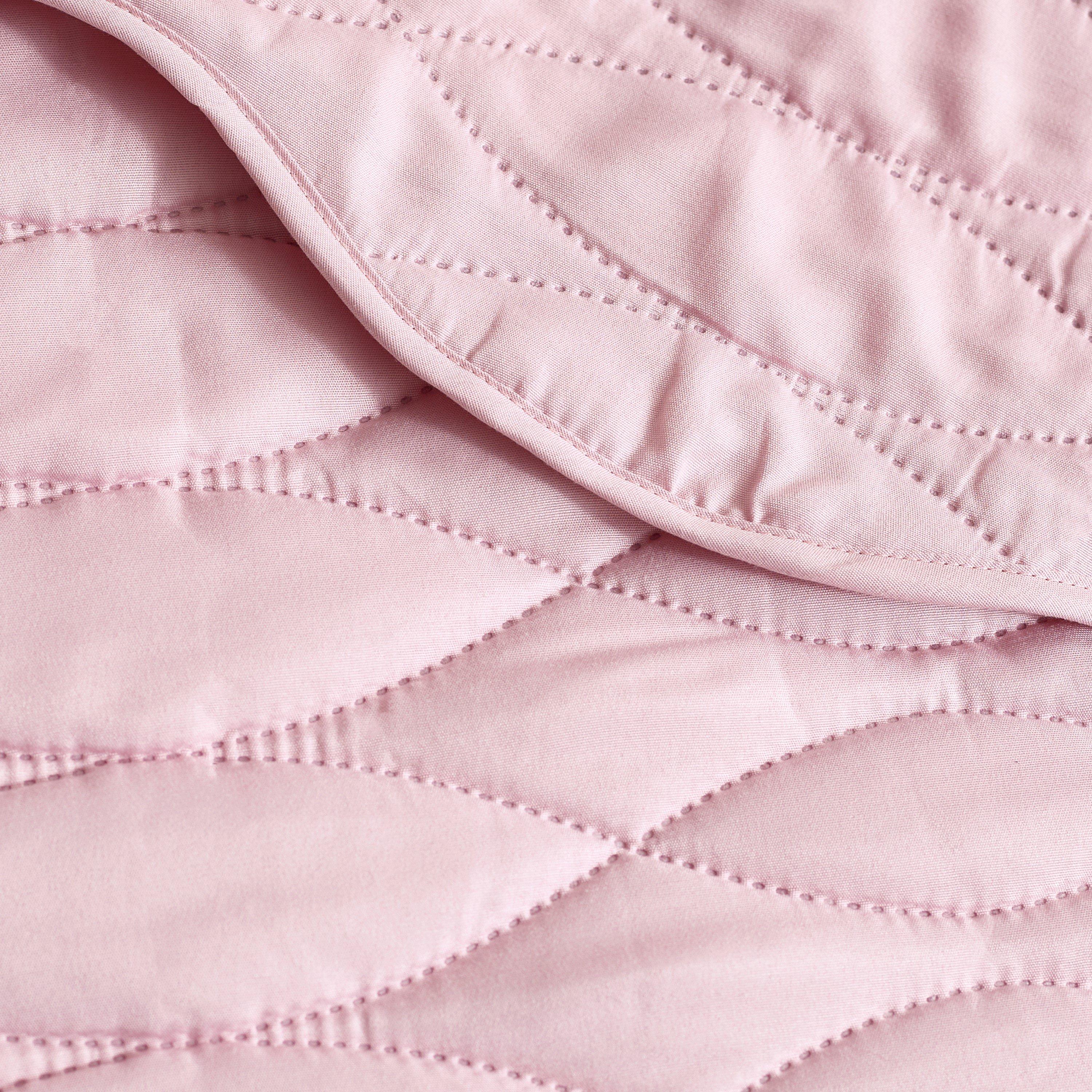Pink - Catherine Lansfield - Scallop Waves Quilted Bedspread - 2