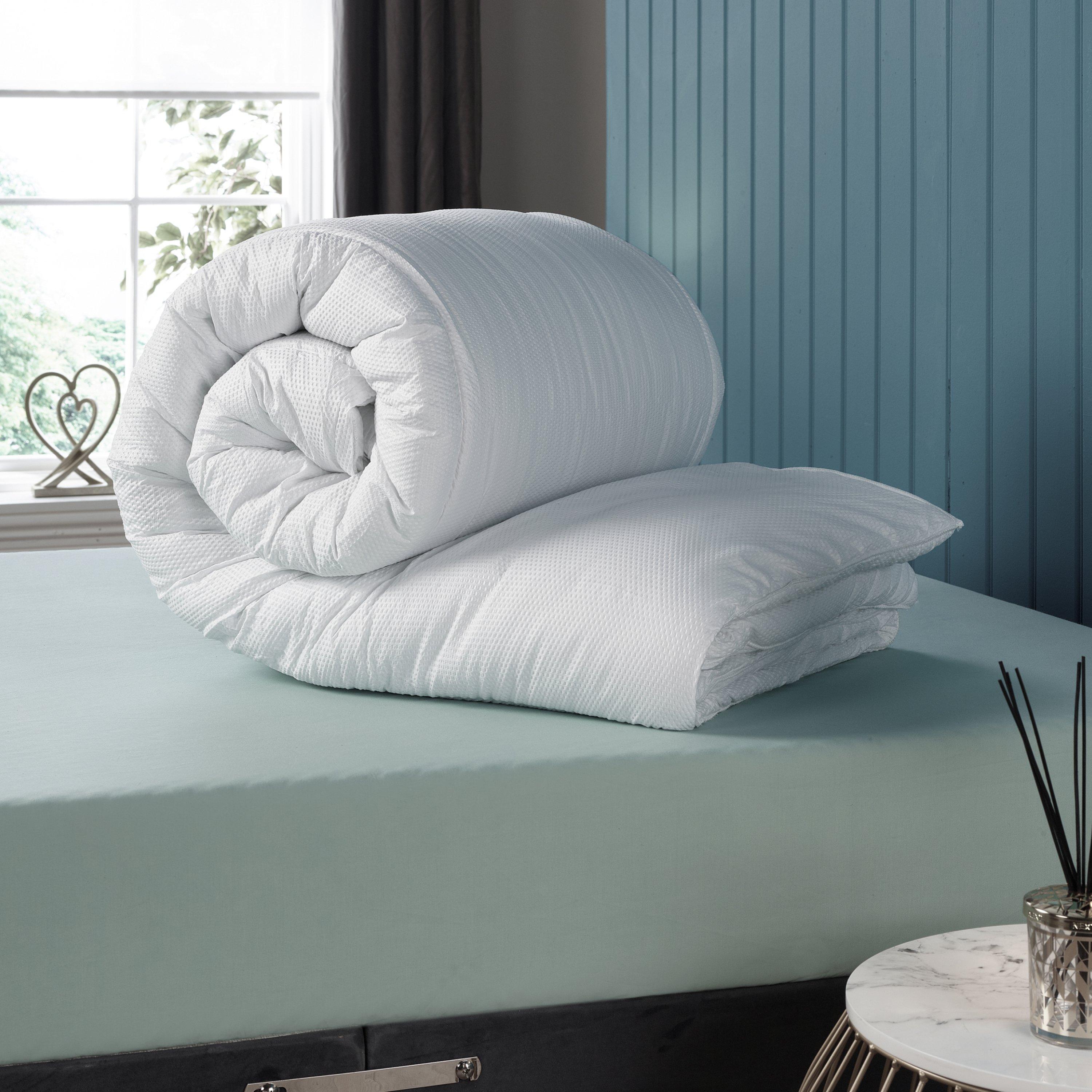 White - Downland - Luxury Waffle 10.5 tog Duvet - 3