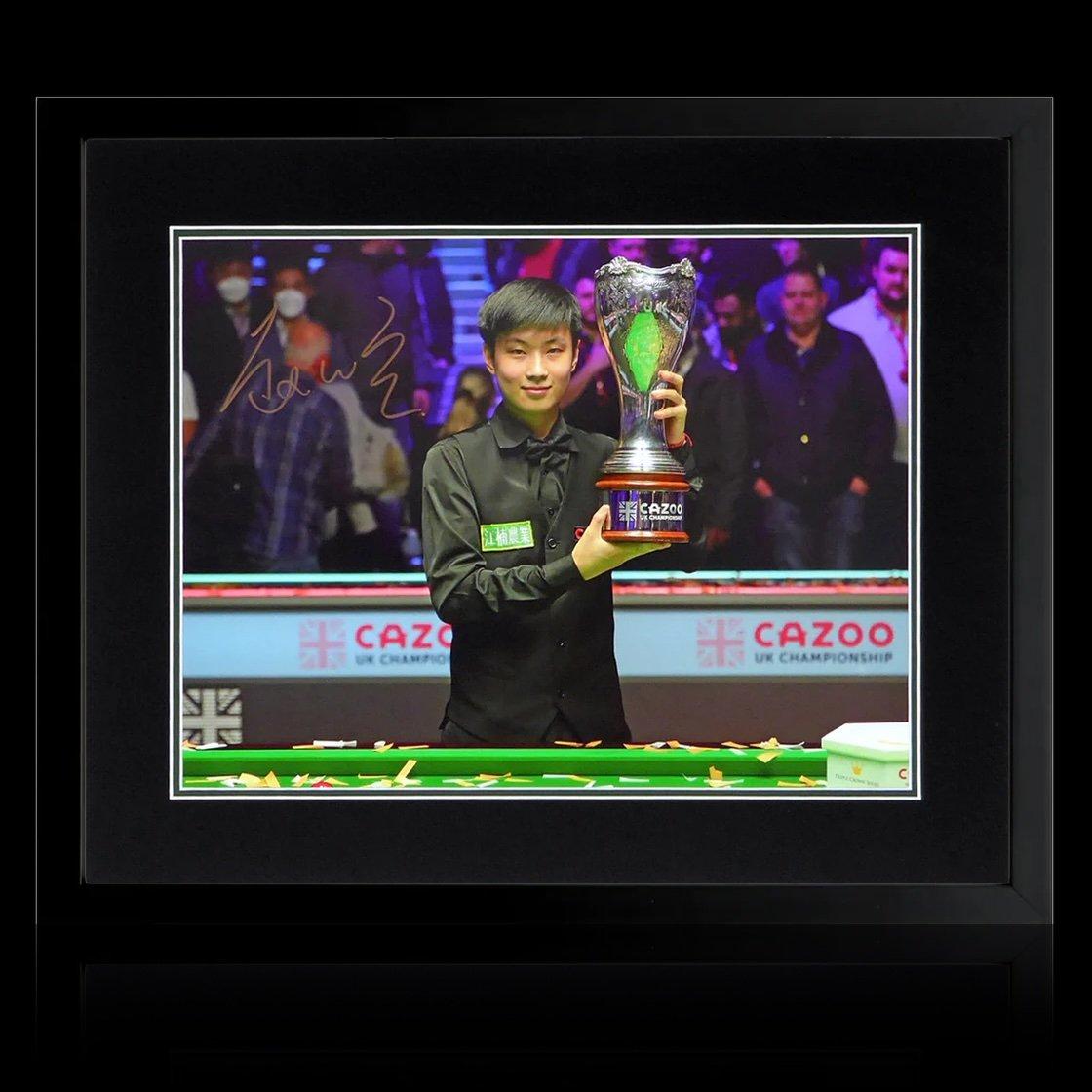The Fan Cave  Zhao Xintong Signed Snooker Image Deluxe Mount - Black & Green - 550mm x 45