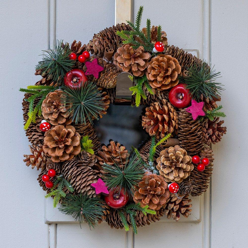 Multi - YouGarden - 30cm Woodland Natural Wreath with Red Stars - 1