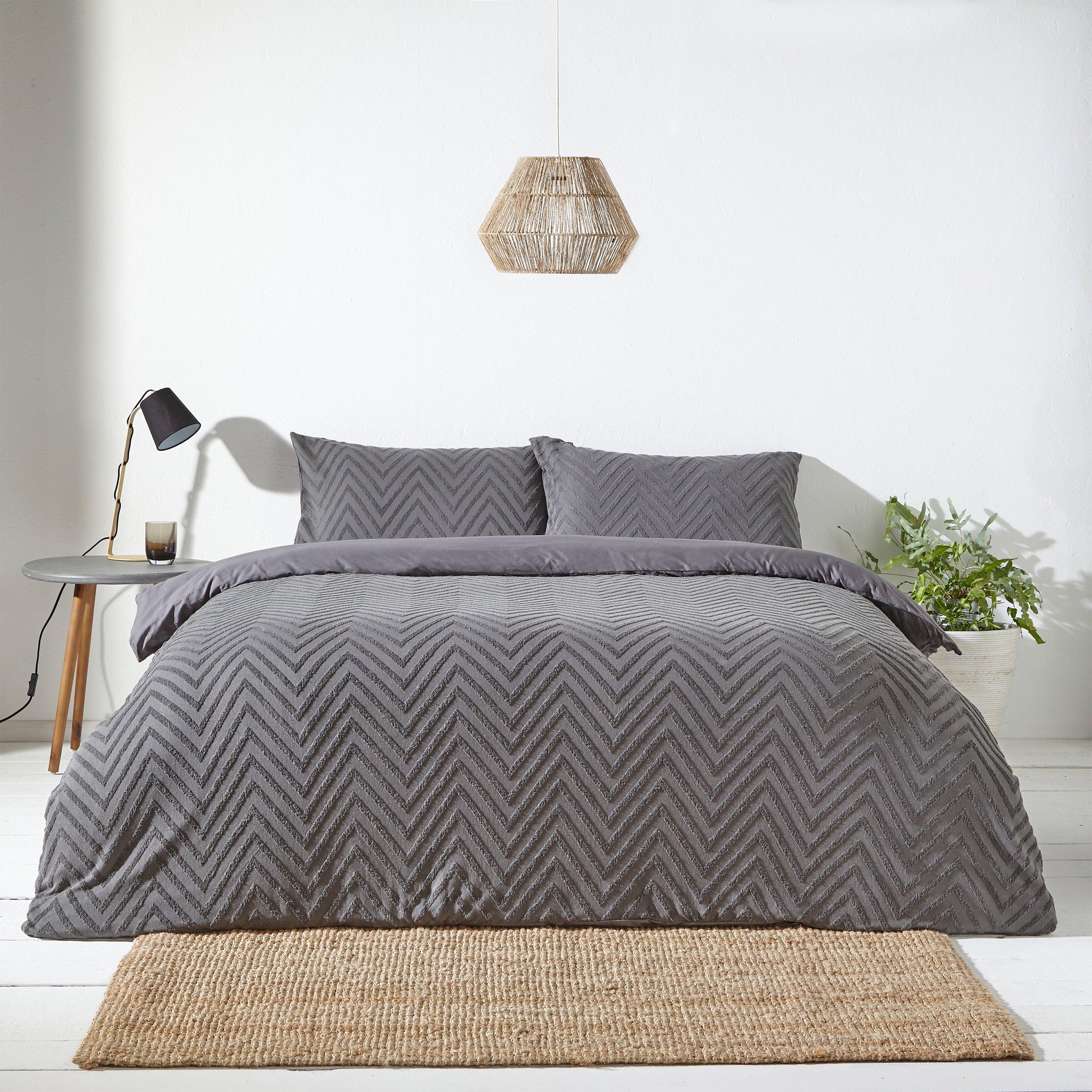 Charcoal - Yard - Chevron Tuft Geometric Duvet Set - 1
