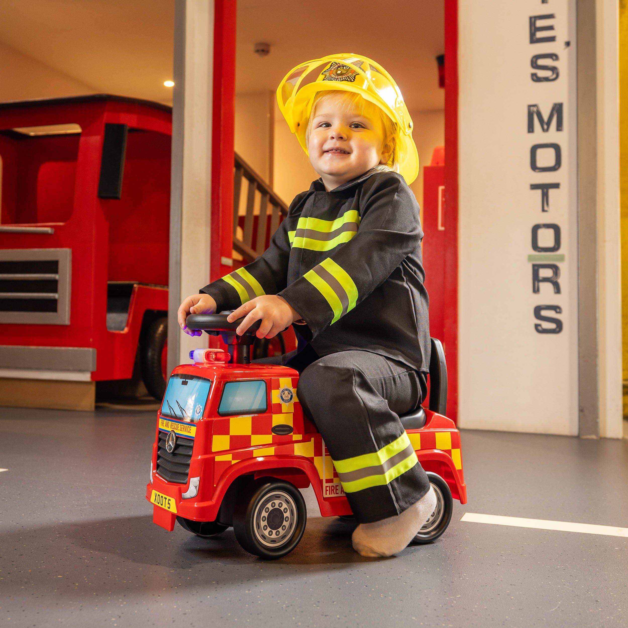 Red - Xootz - Mercedes-Benz Fire Truck Foot to Floor - 1