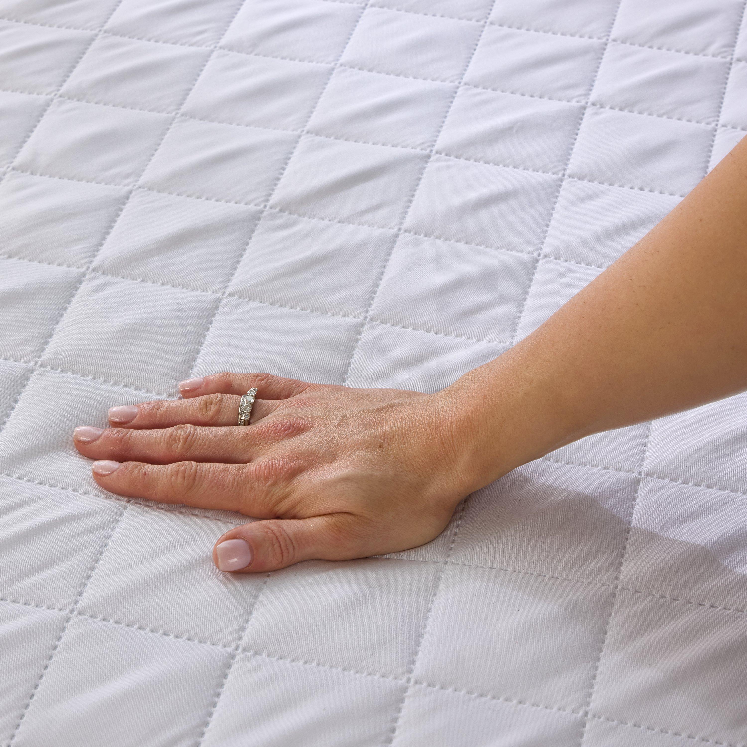 White - Downland - Anti-Allergy Mattress Protector - 3