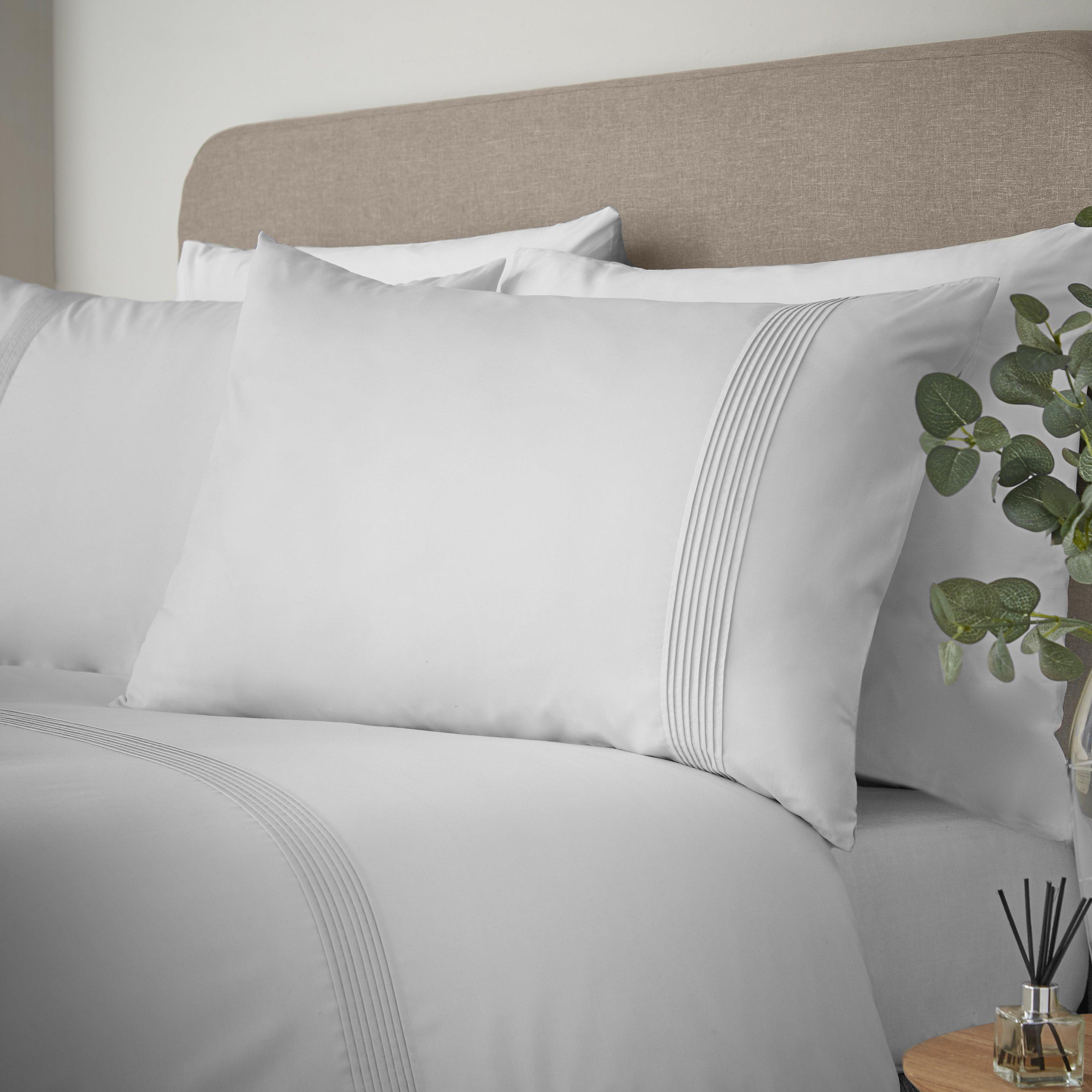 White - Catherine Lansfield - Pintuck Easy Iron Percale Duvet Cover Set - 2