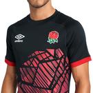 Noir/Rouge - Umbro - Includes a T-shirt and a pair of pants - 4