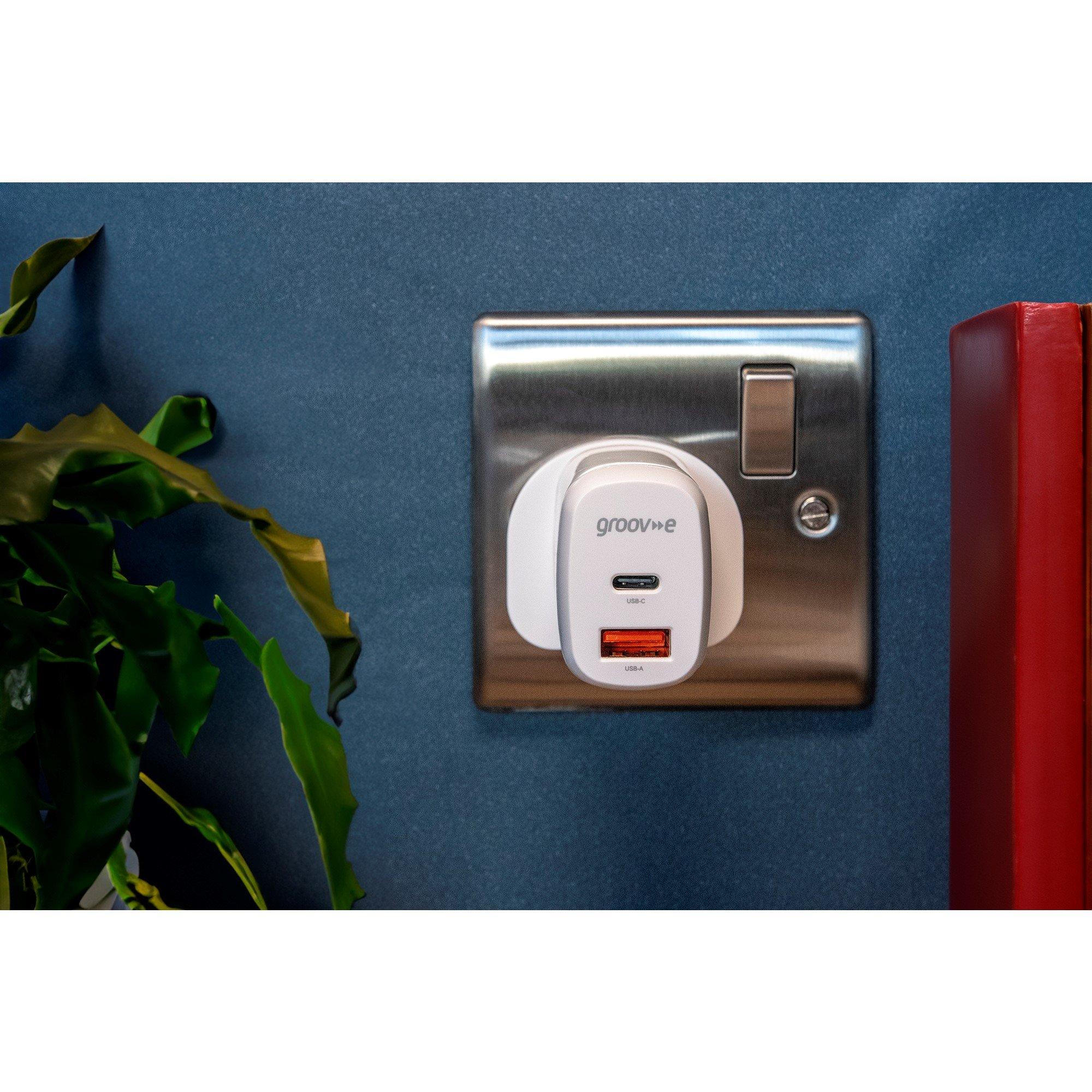 White - Groov-e - Dual USB-C & USB-A Mains Charger - 3