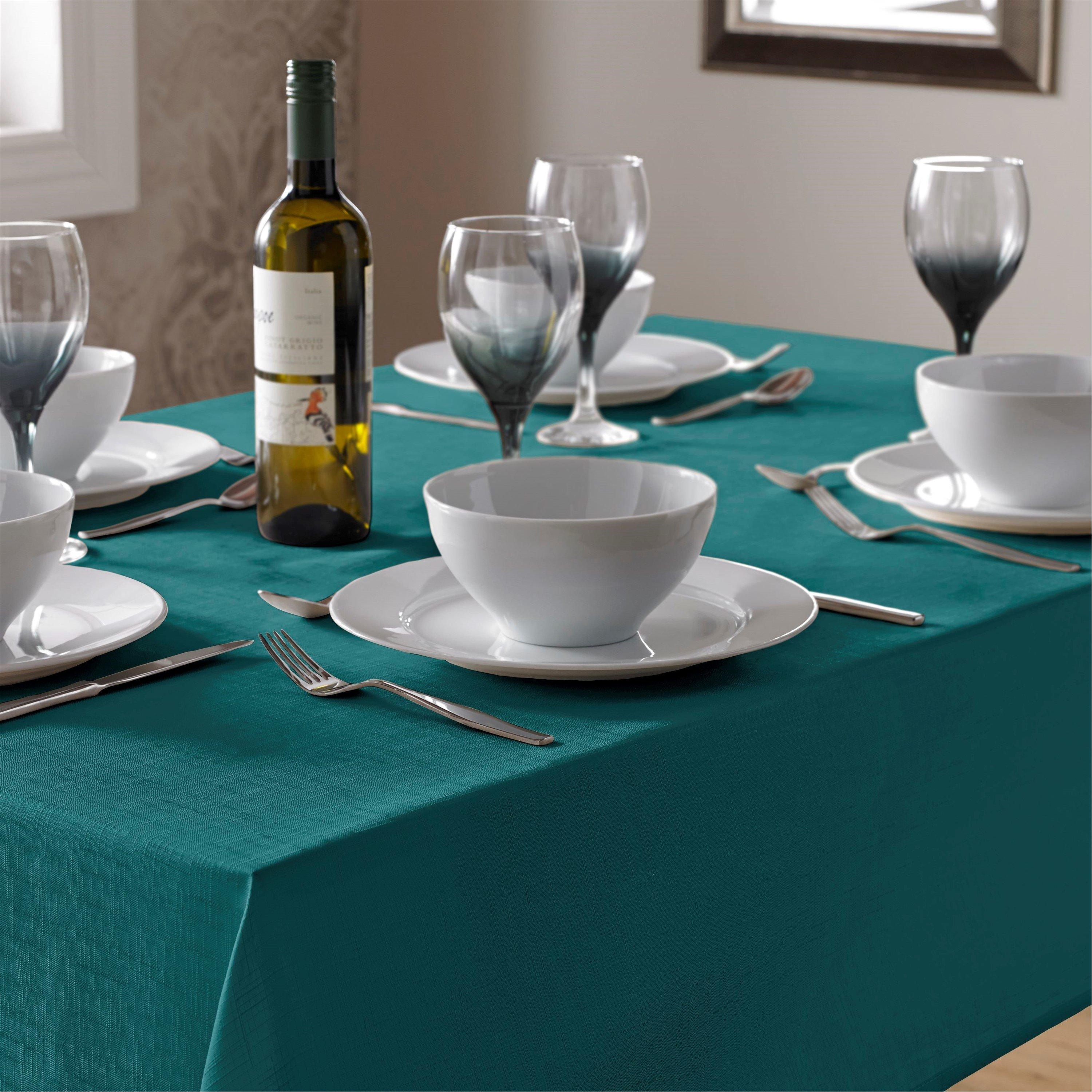 Durable Easy-Care Fade-Resistant Linen-Look Tablec