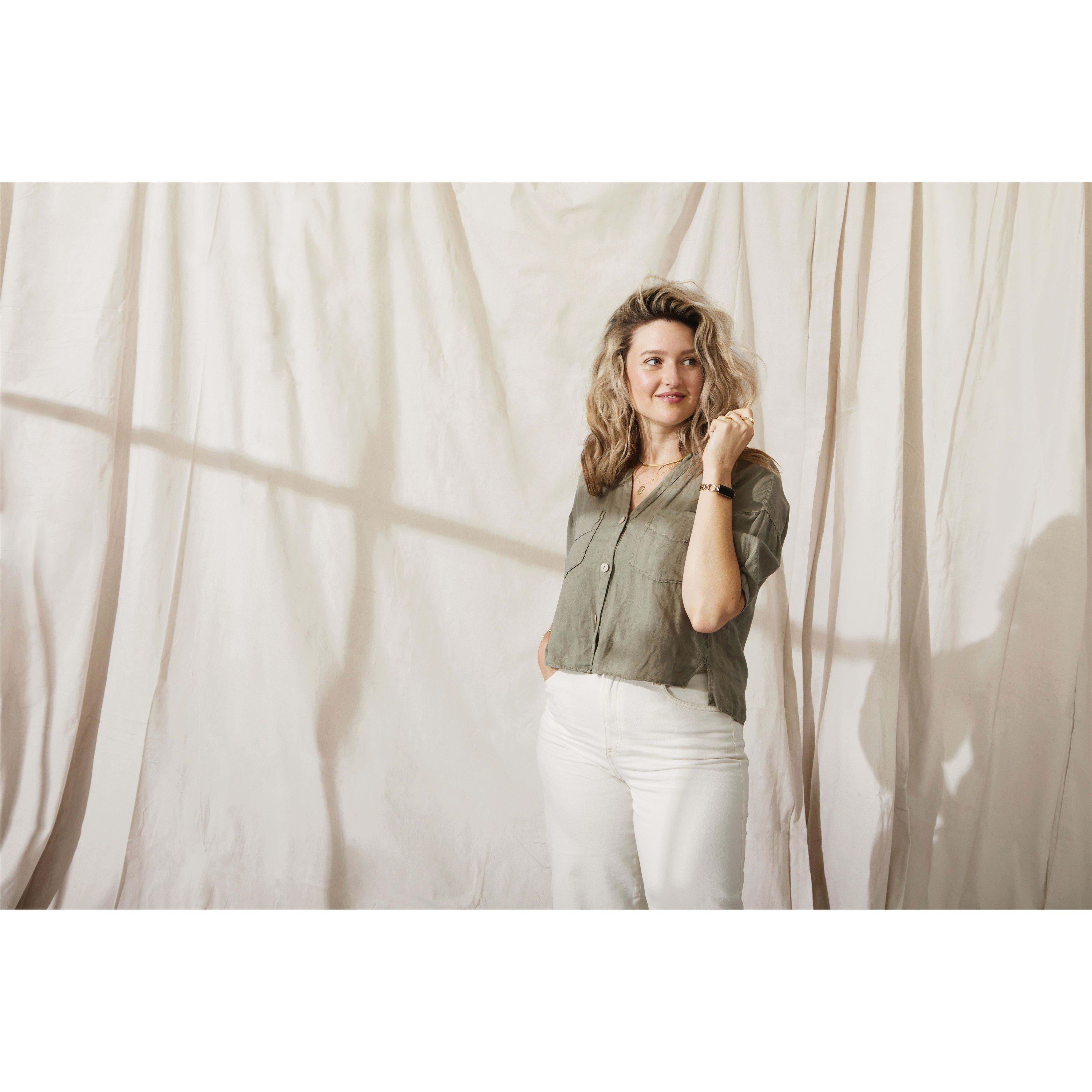 Electronics - Fitbit - FitBit Luxe Special Edition,Soft Gold/Peony - 3